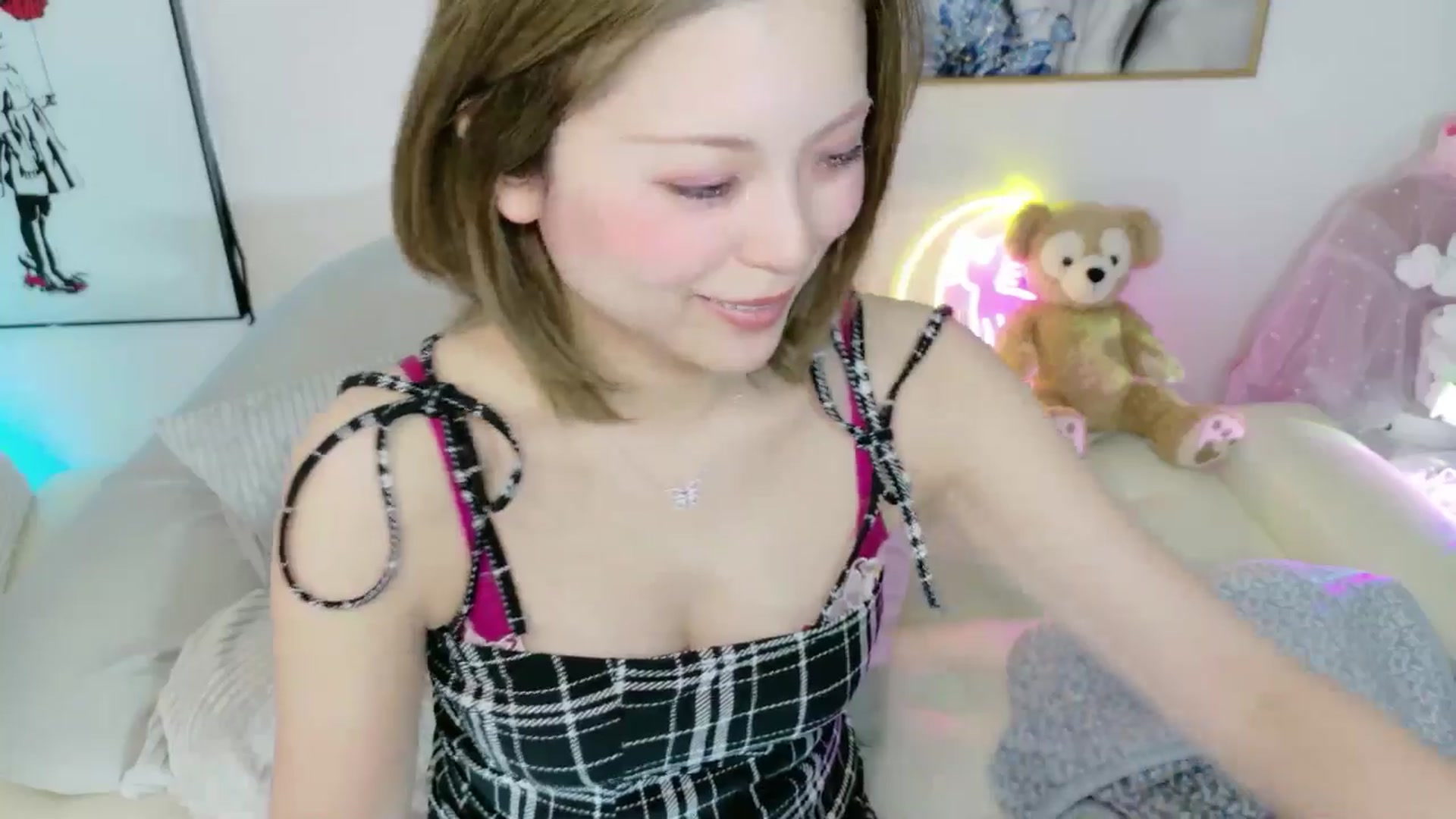 Gallery image thumbnail from Tsu_mu_gi_526's myfreecams stream on, 04/22/2026, 15:46 image 8 of 20
