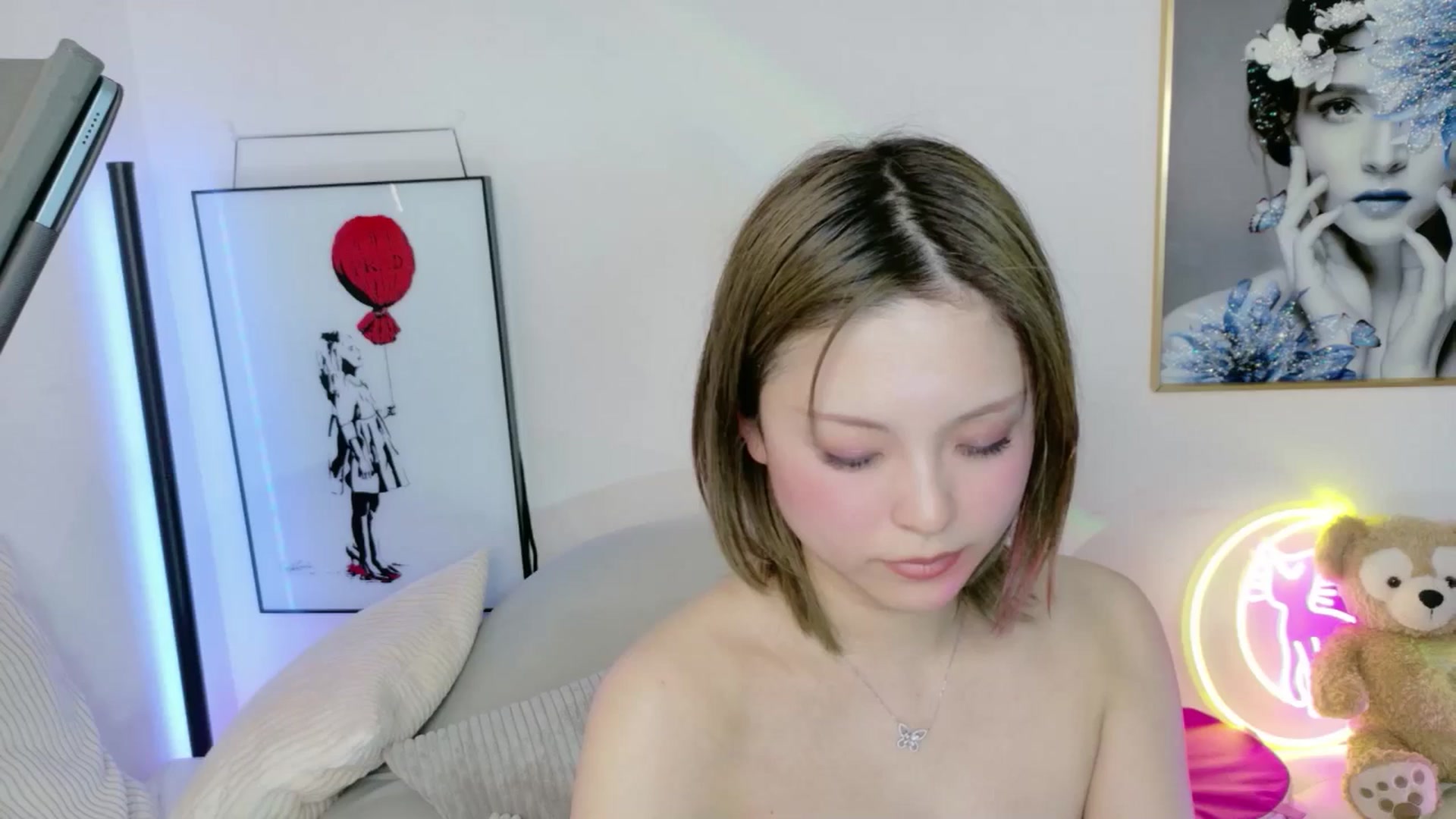 Gallery image thumbnail from Tsu_mu_gi_526's myfreecams stream on, 04/22/2026, 16:23 image 12 of 20