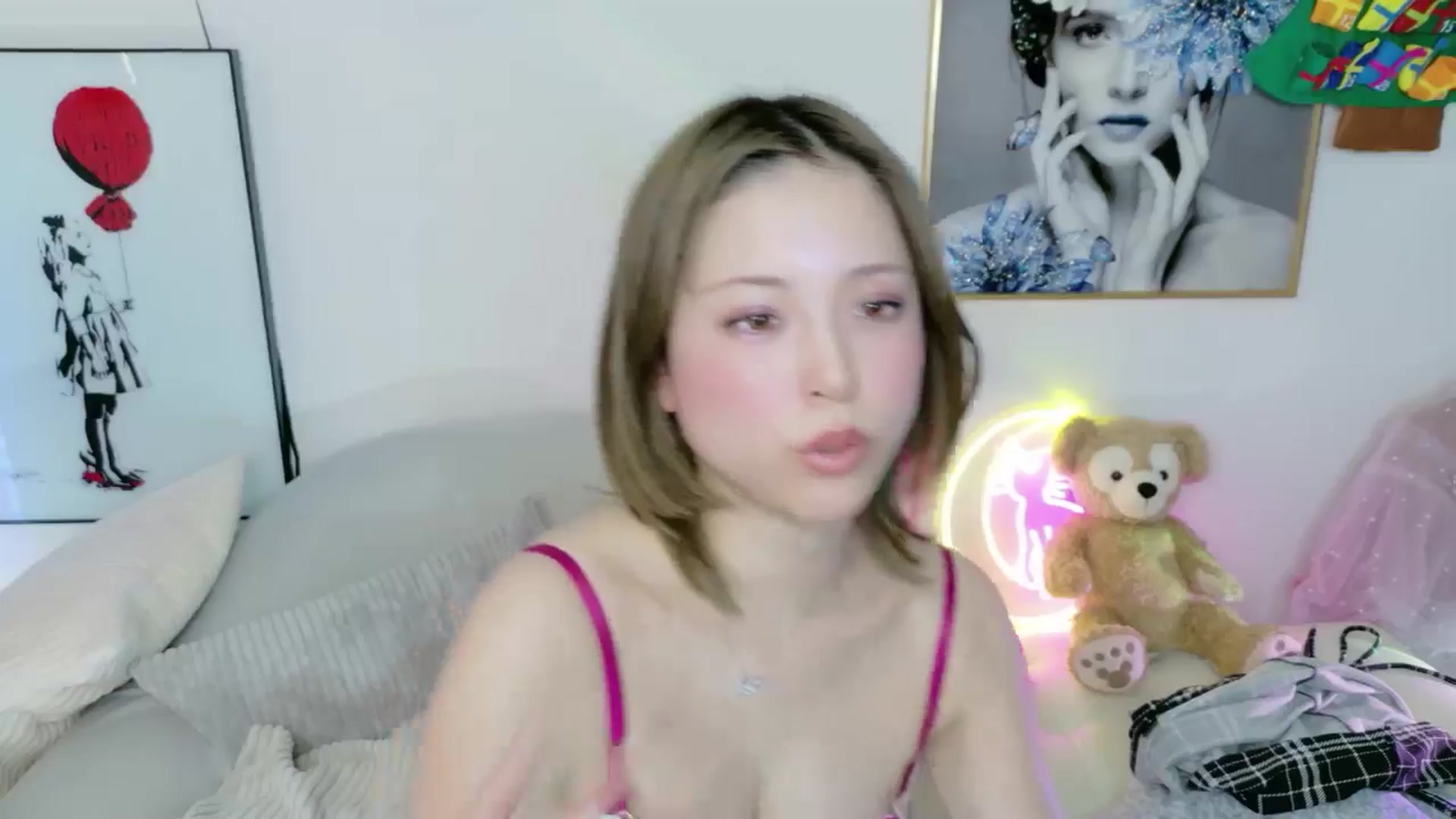 Gallery image thumbnail from Tsu_mu_gi_526's myfreecams stream on, 04/22/2026, 16:23 image 15 of 20