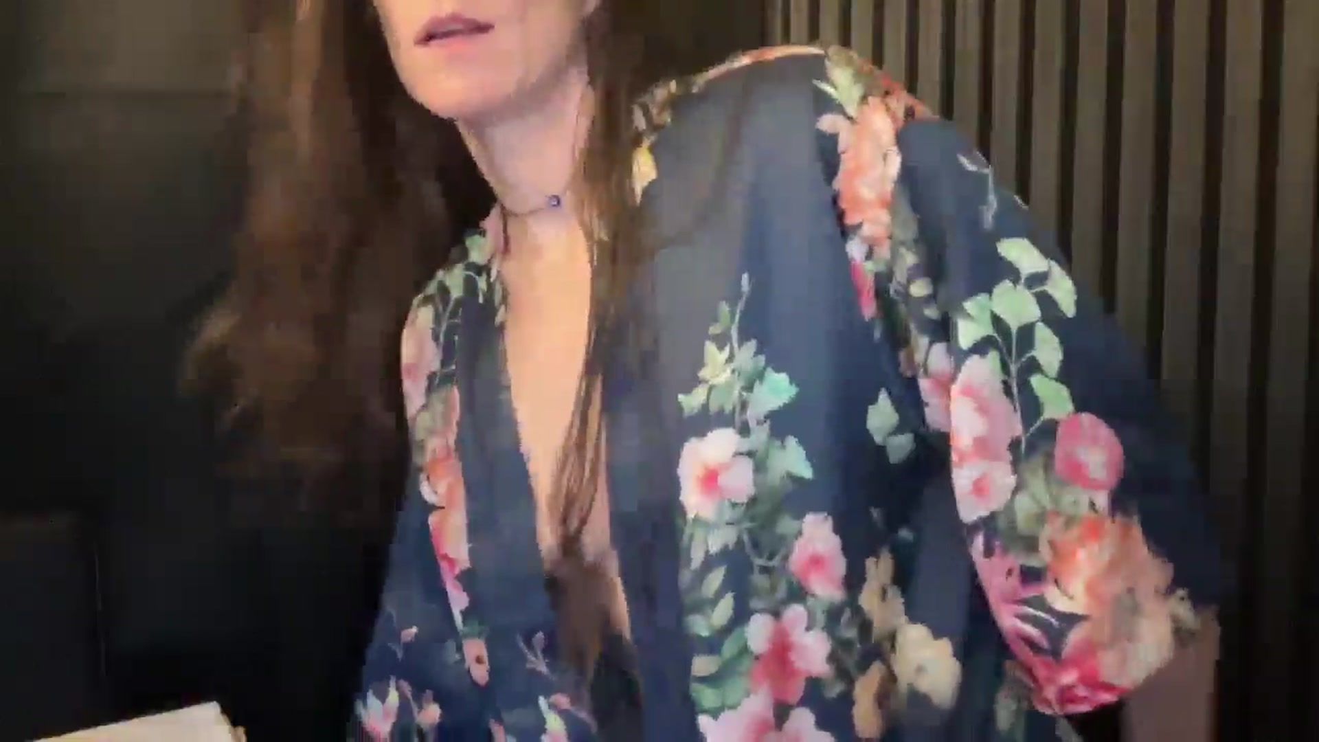 Gallery image thumbnail from TteaseMeTina's myfreecams stream on, 09/09/2025, 13:17 image 13 of 20