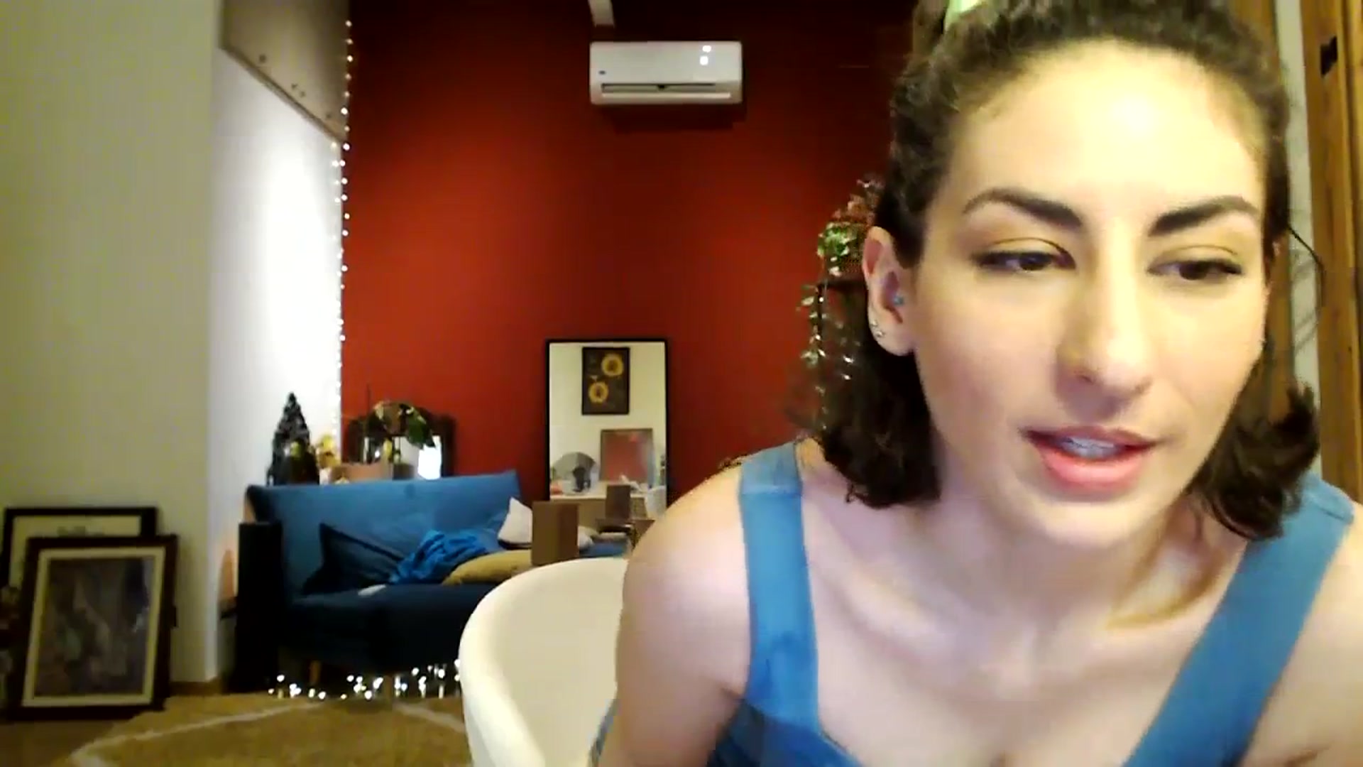 Gallery image thumbnail from TulaLulaVida's myfreecams stream on, 03/30/2024, 18:22 image 6 of 20
