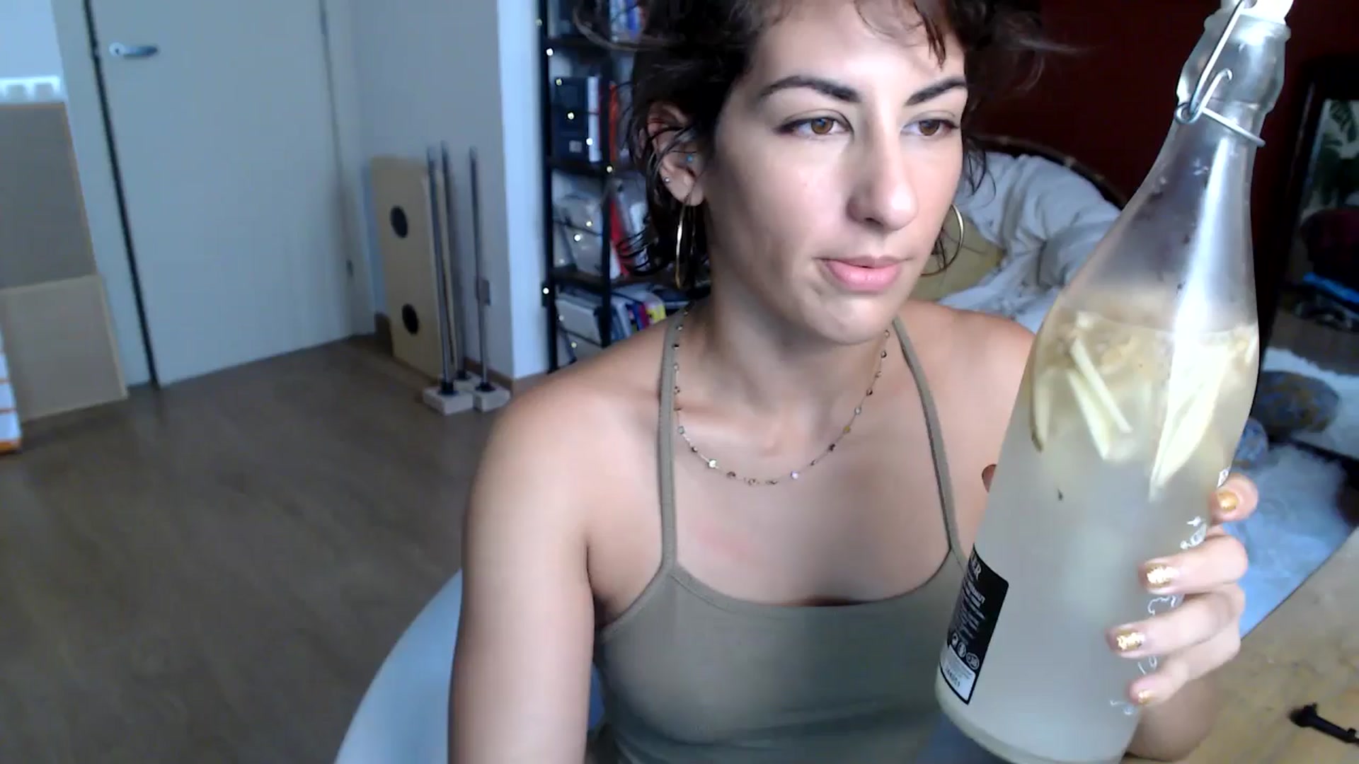Gallery image thumbnail from TulaLulaVida's myfreecams stream on, 07/31/2025, 16:40 image 1 of 20