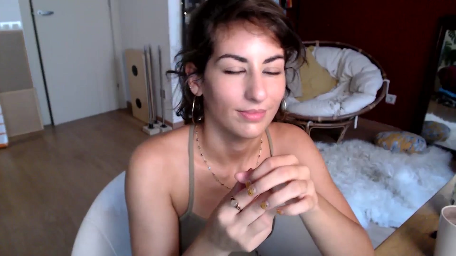 Gallery image thumbnail from TulaLulaVida's myfreecams stream on, 07/31/2025, 16:40 image 9 of 20