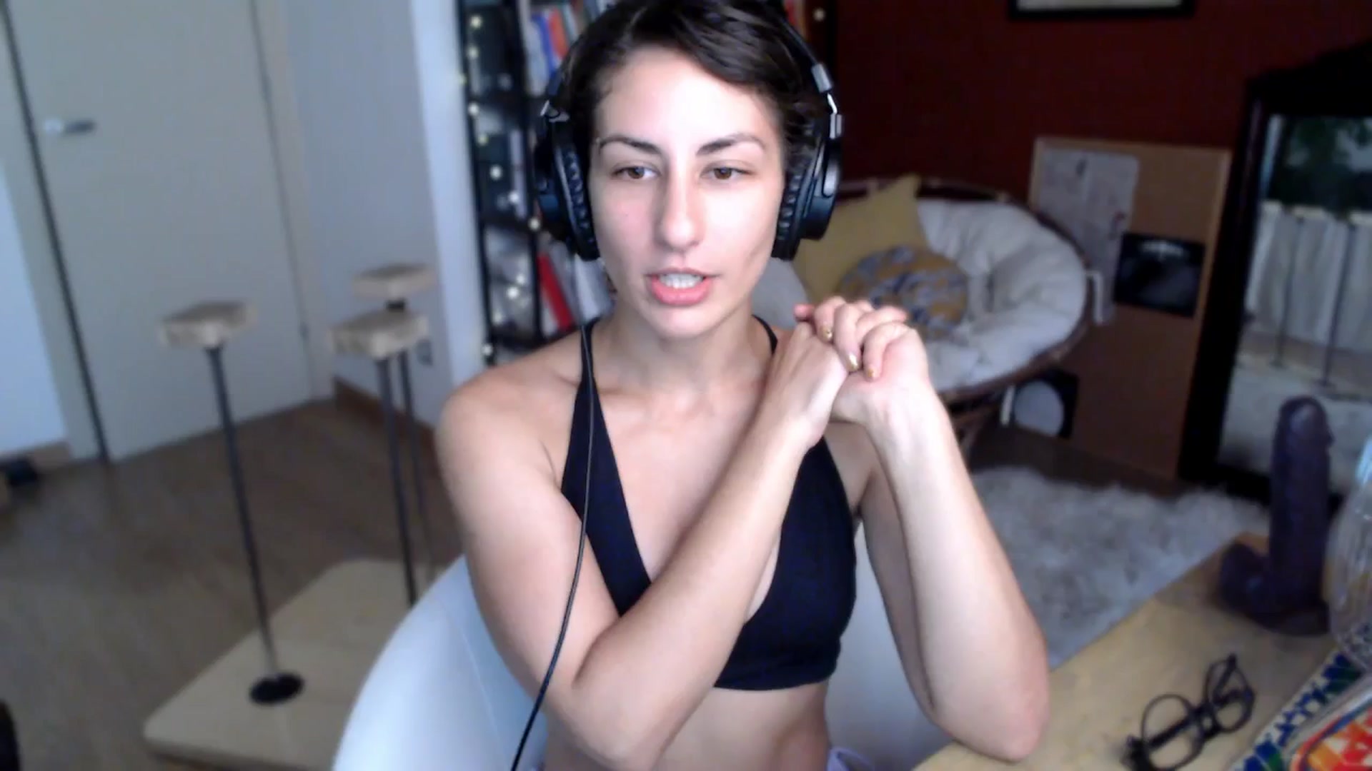Gallery image thumbnail from TulaLulaVida's myfreecams stream on, 08/07/2025, 18:54 image 6 of 20