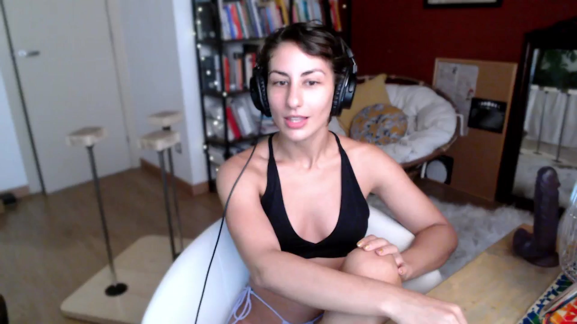 Gallery image thumbnail from TulaLulaVida's myfreecams stream on, 08/07/2025, 18:54 image 16 of 20