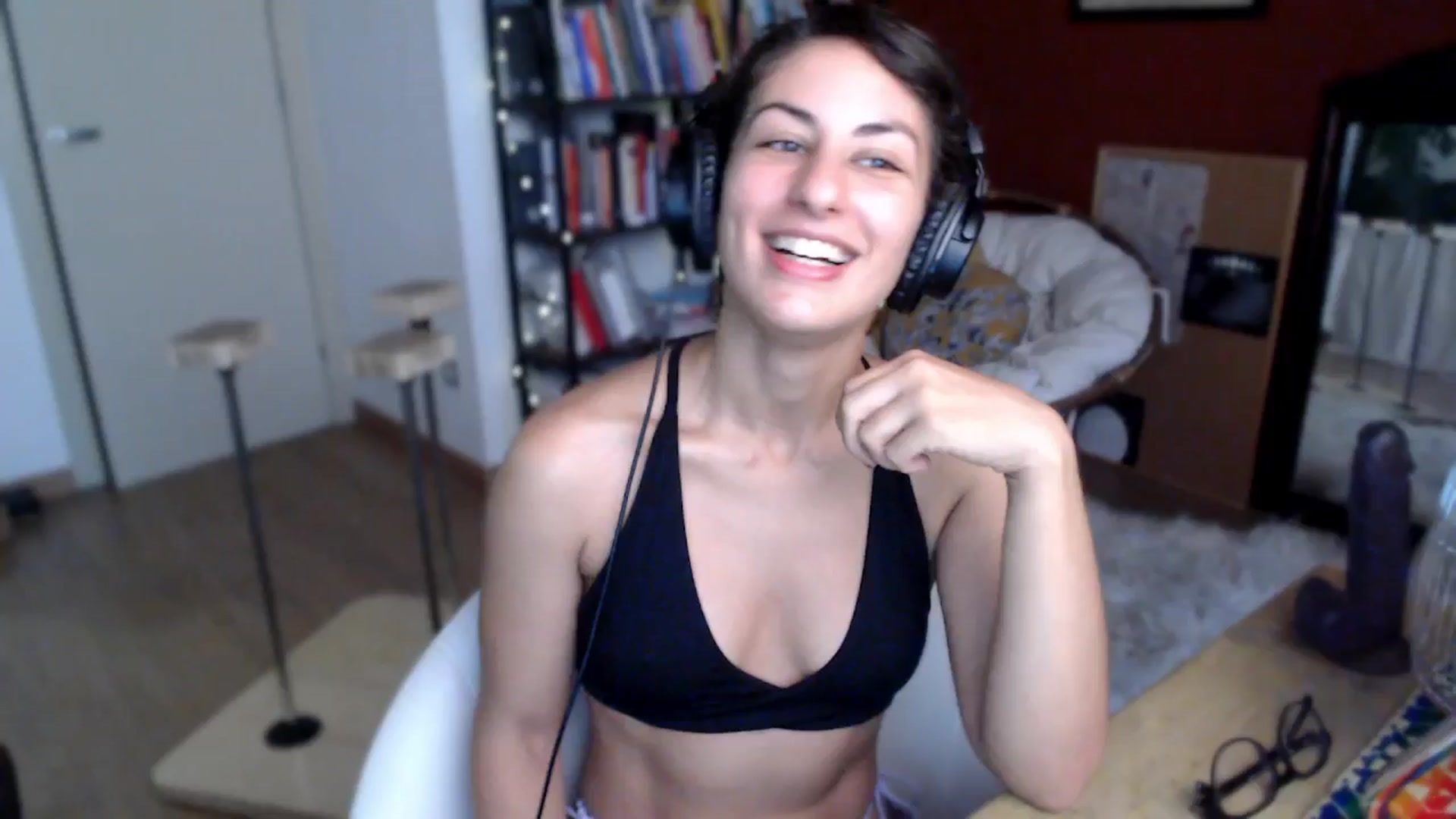 Gallery image thumbnail from TulaLulaVida's myfreecams stream on, 08/07/2025, 18:54 image 4 of 20