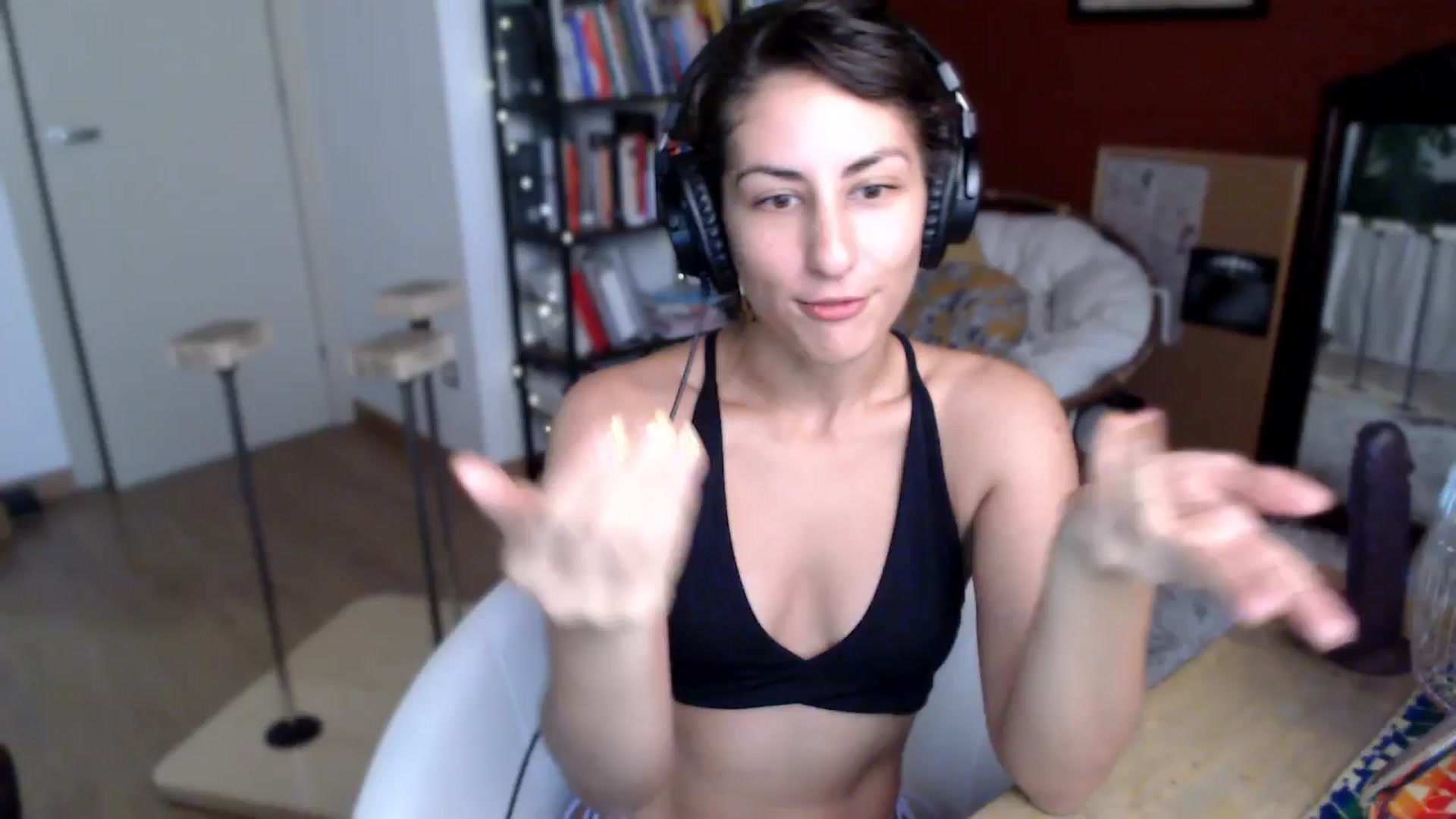 Gallery image thumbnail from TulaLulaVida's myfreecams stream on, 08/07/2025, 18:54 image 11 of 20
