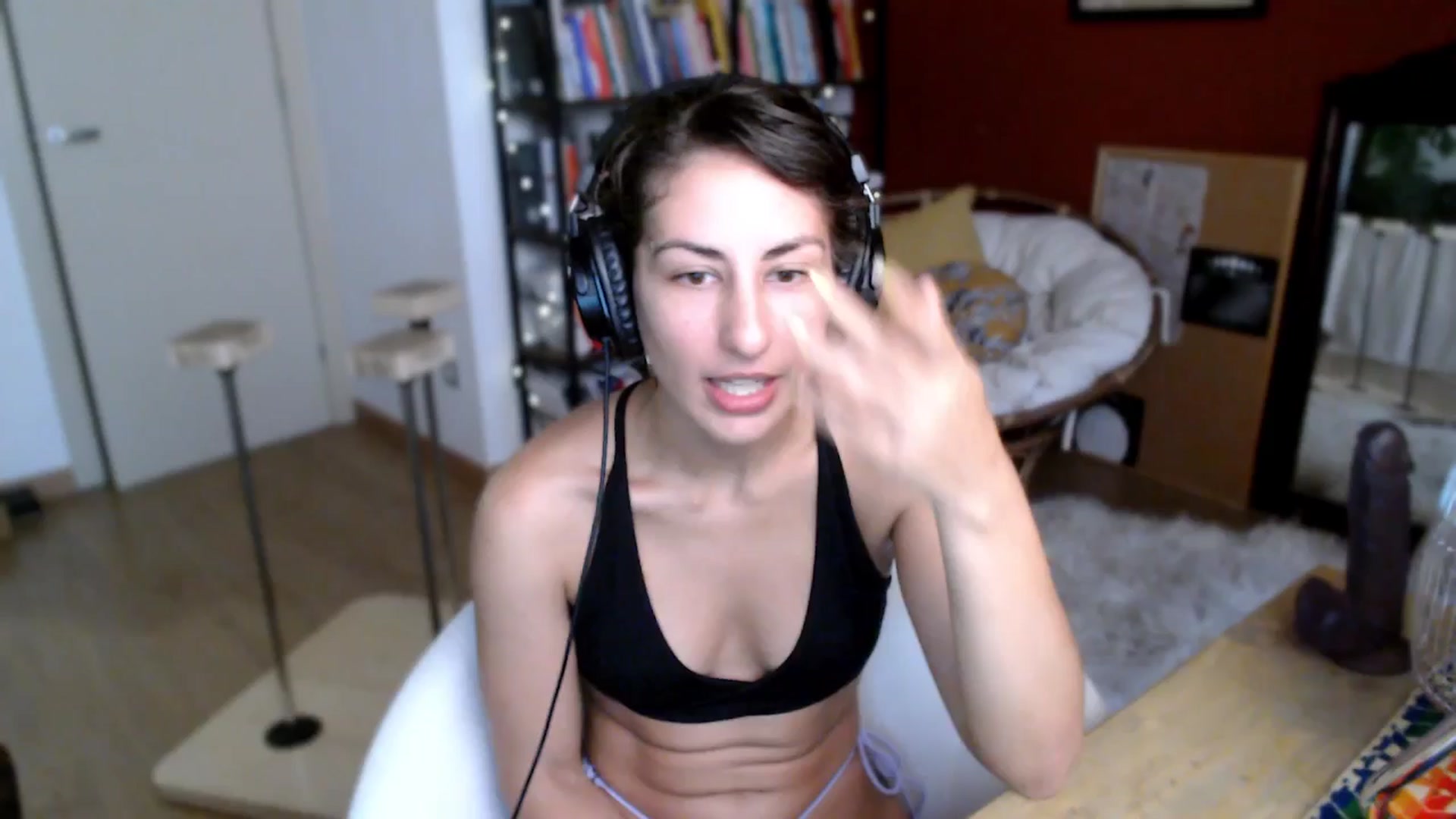 Gallery image thumbnail from TulaLulaVida's myfreecams stream on, 08/07/2025, 18:54 image 10 of 20