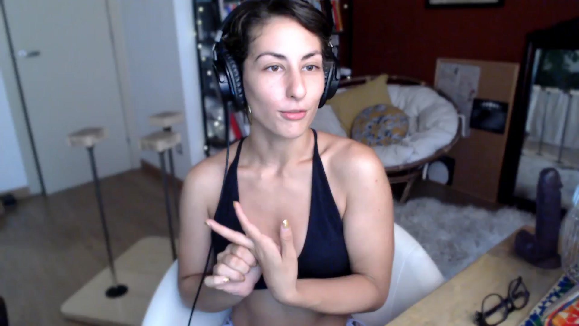 Gallery image thumbnail from TulaLulaVida's myfreecams stream on, 08/07/2025, 18:54 image 5 of 20