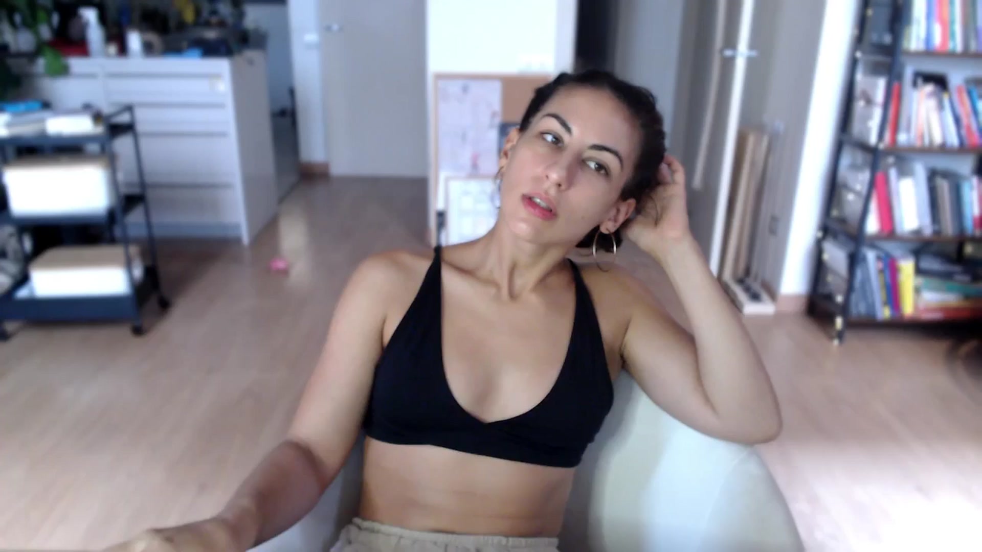 Gallery image thumbnail from TulaLulaVida's myfreecams stream on, 08/19/2025, 15:11 image 2 of 20