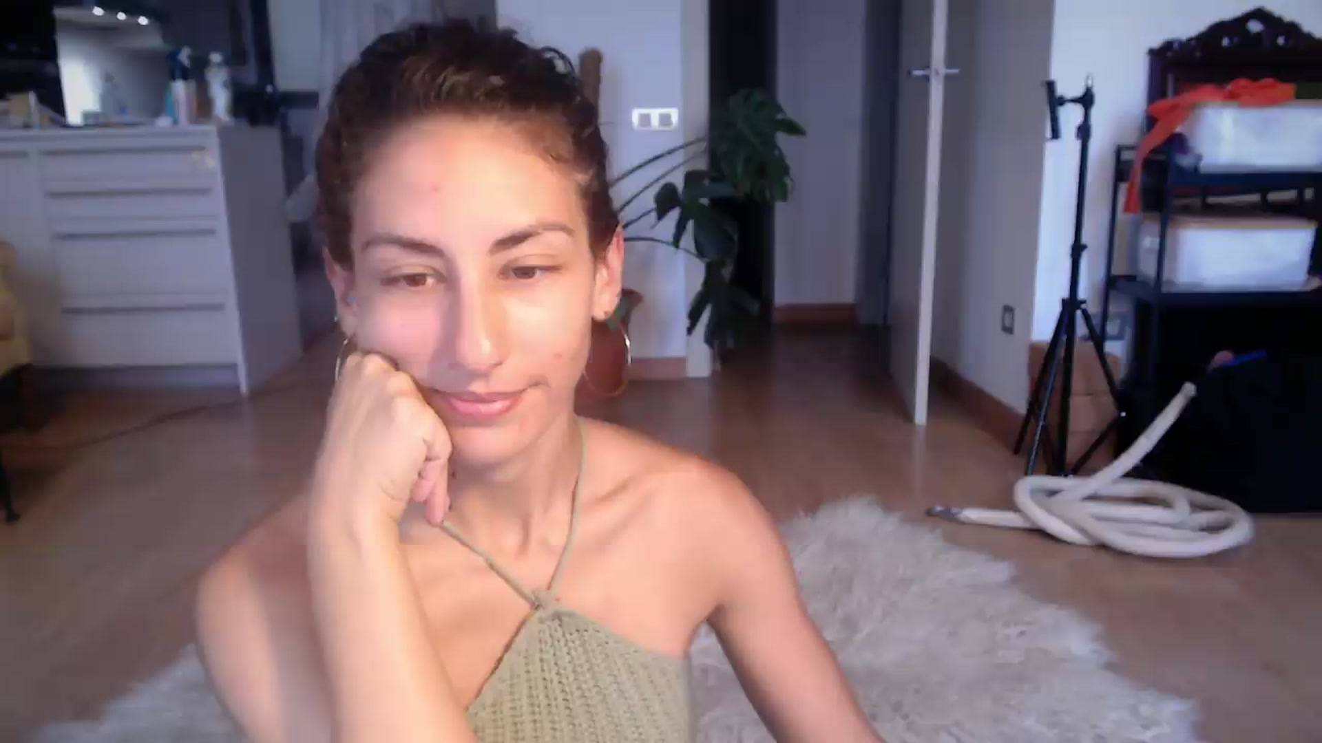 Gallery image thumbnail from TulaLulaVida's myfreecams stream on, 08/04/2026, 16:10 image 1 of 20