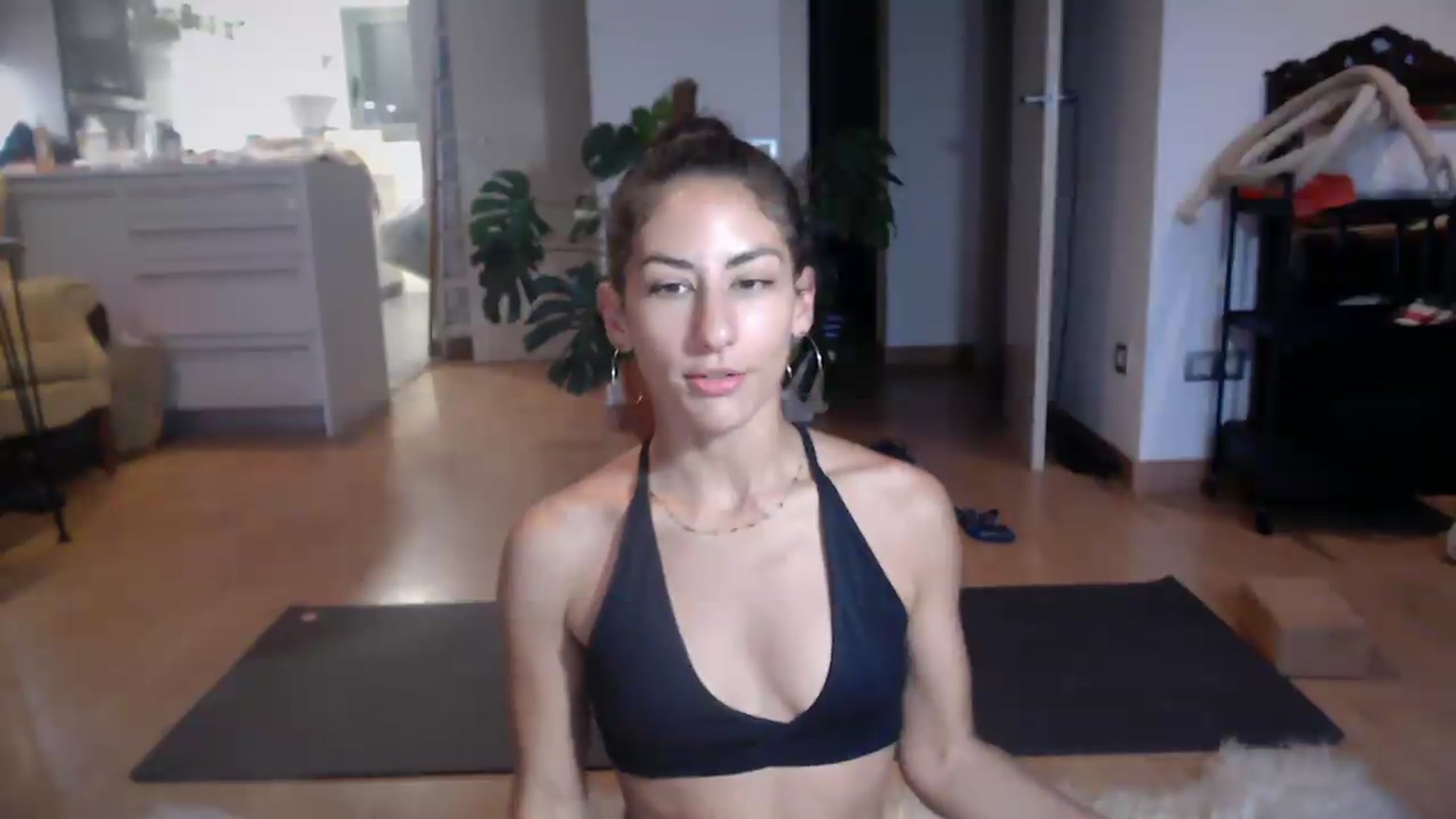 Gallery image thumbnail from TulaLulaVida's myfreecams stream on, 08/25/2026, 18:24 image 15 of 20