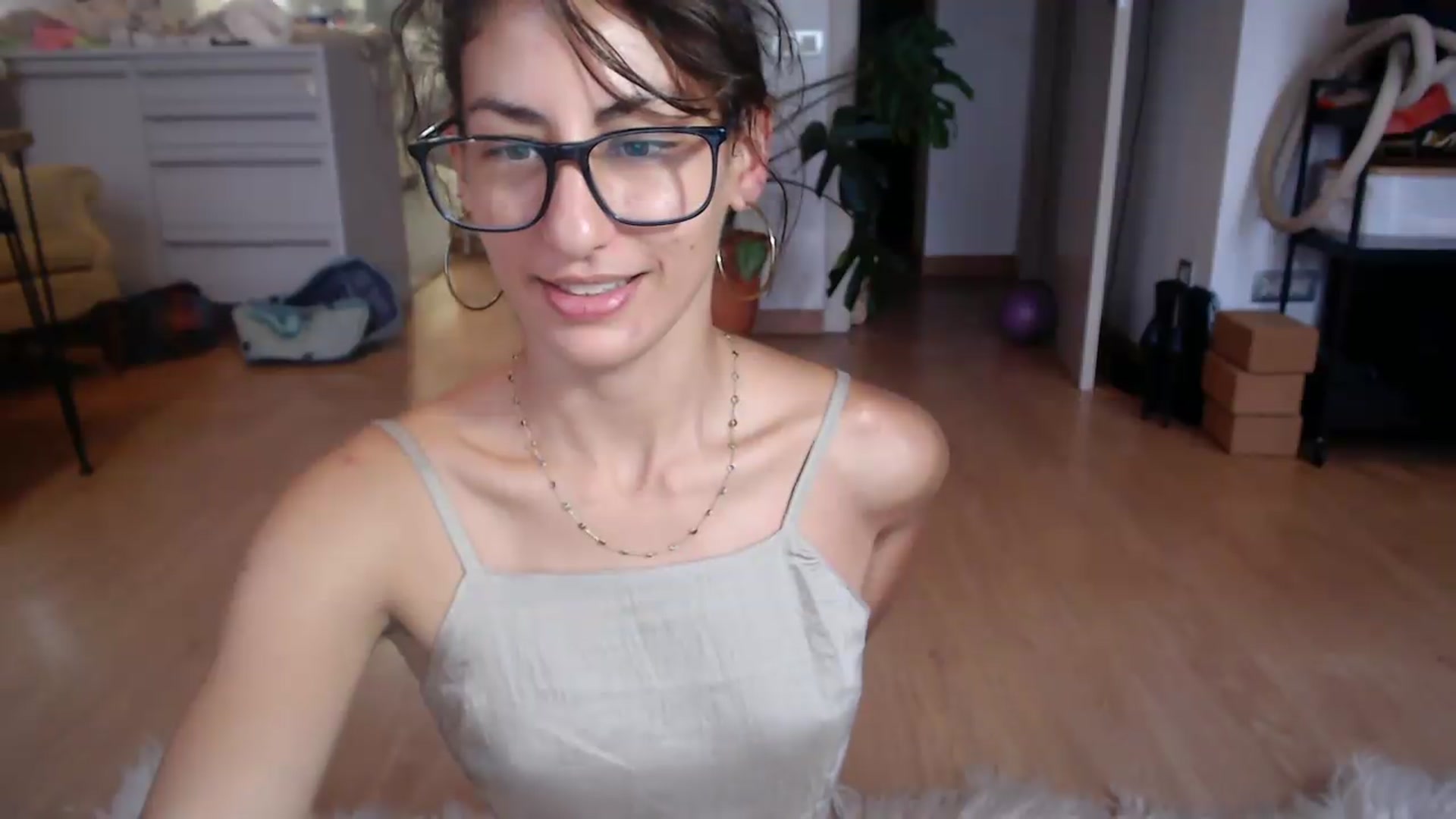 Gallery image thumbnail from TulaLulaVida's myfreecams stream on, 09/01/2026, 17:27 image 10 of 20