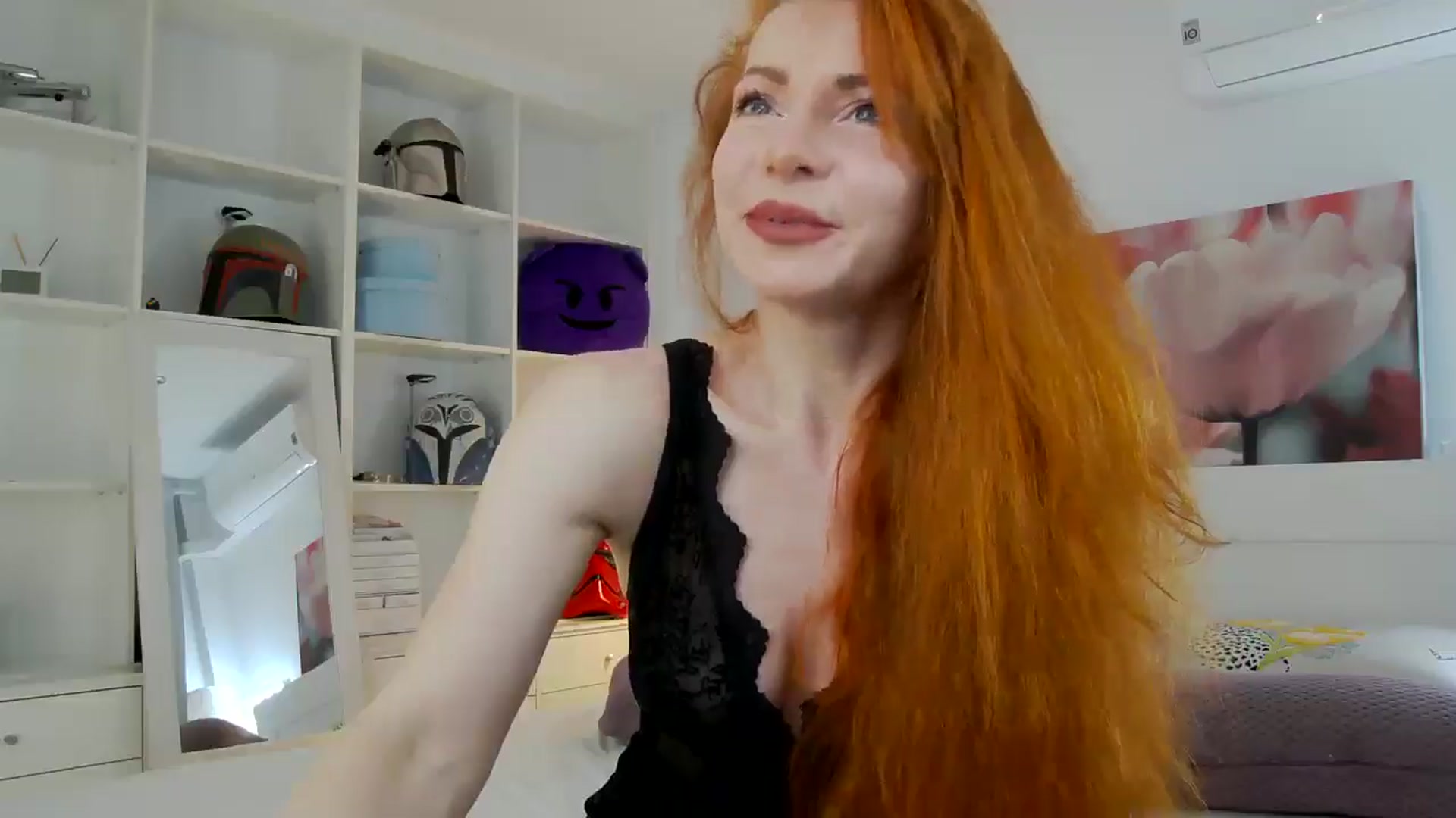Gallery image thumbnail from TulipWhite's myfreecams stream on, 03/29/2025, 10:01 image 4 of 20