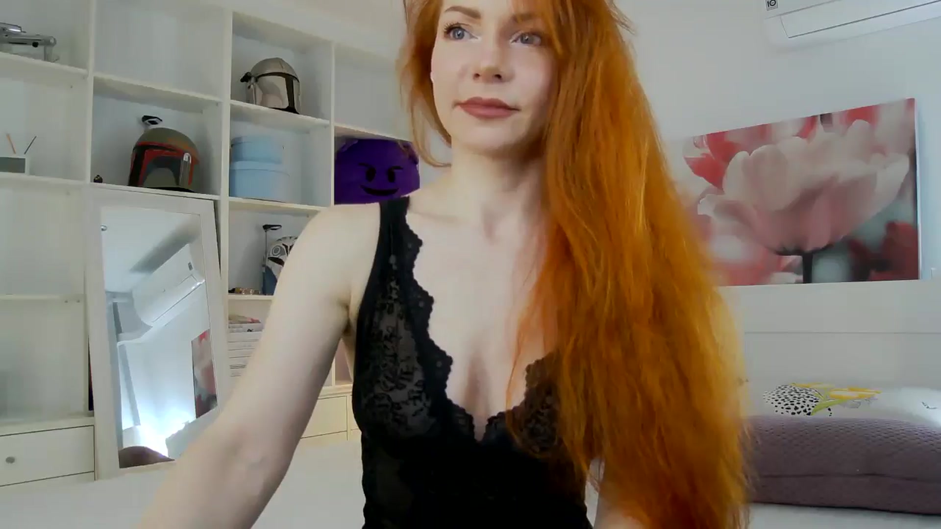 Gallery image thumbnail from TulipWhite's myfreecams stream on, 03/29/2025, 10:01 image 7 of 20