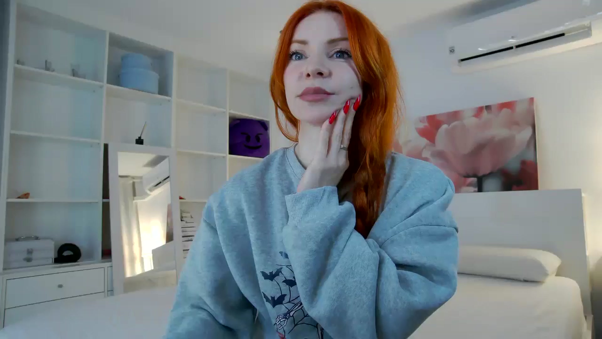 Gallery image thumbnail from TulipWhite's myfreecams stream on, 11/19/2025, 19:44 image 9 of 20