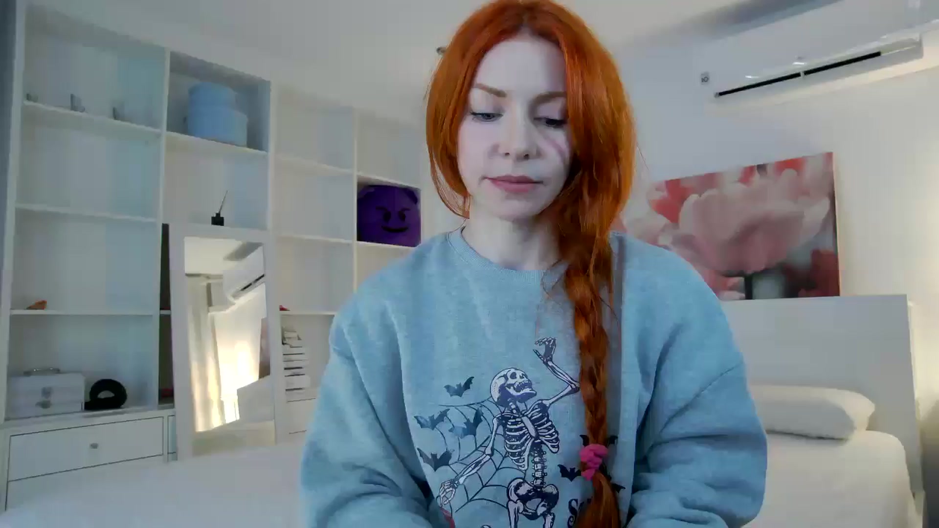Gallery image thumbnail from TulipWhite's myfreecams stream on, 11/19/2025, 19:44 image 13 of 20