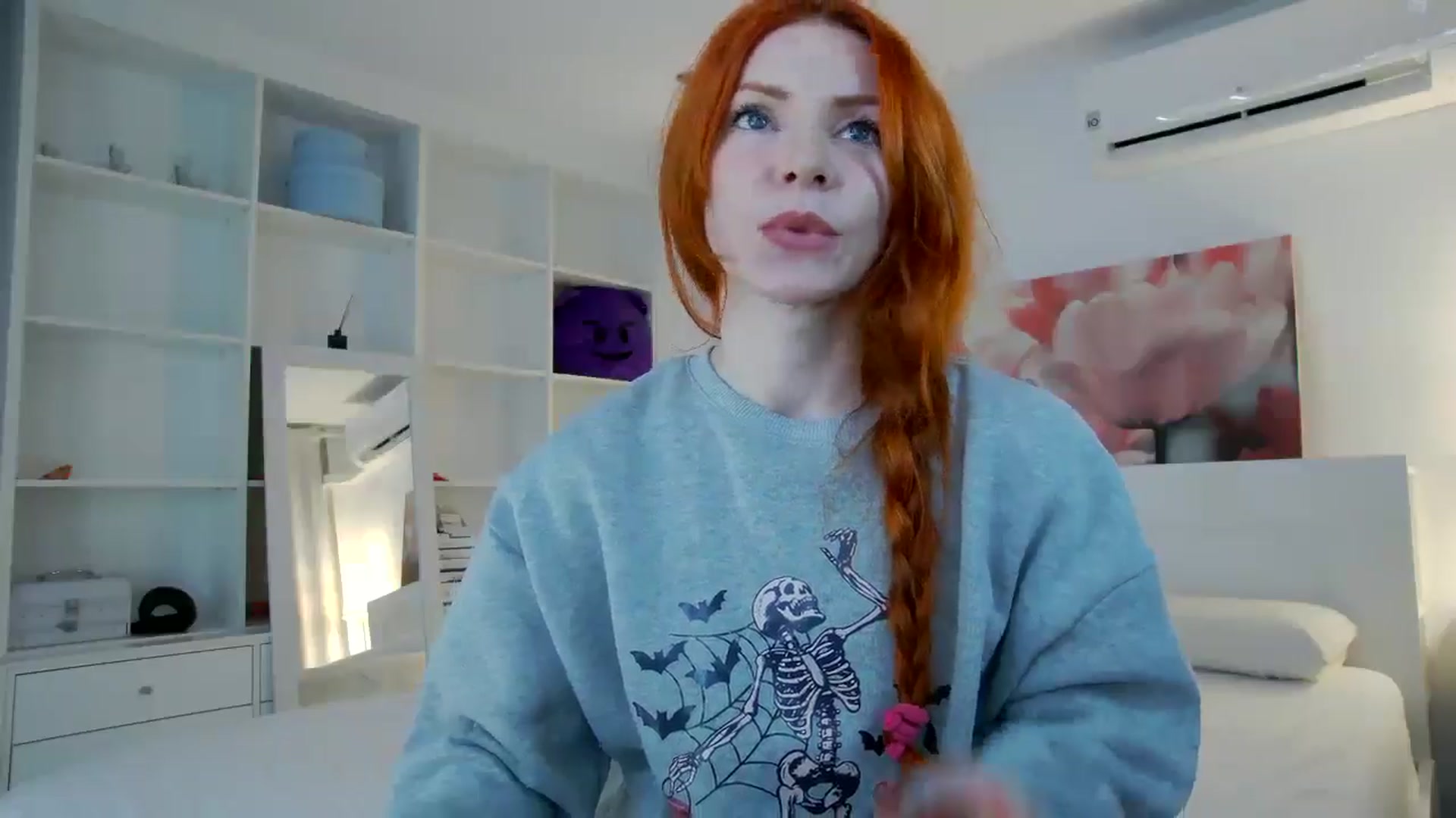 Gallery image thumbnail from TulipWhite's myfreecams stream on, 11/19/2025, 19:44 image 14 of 20