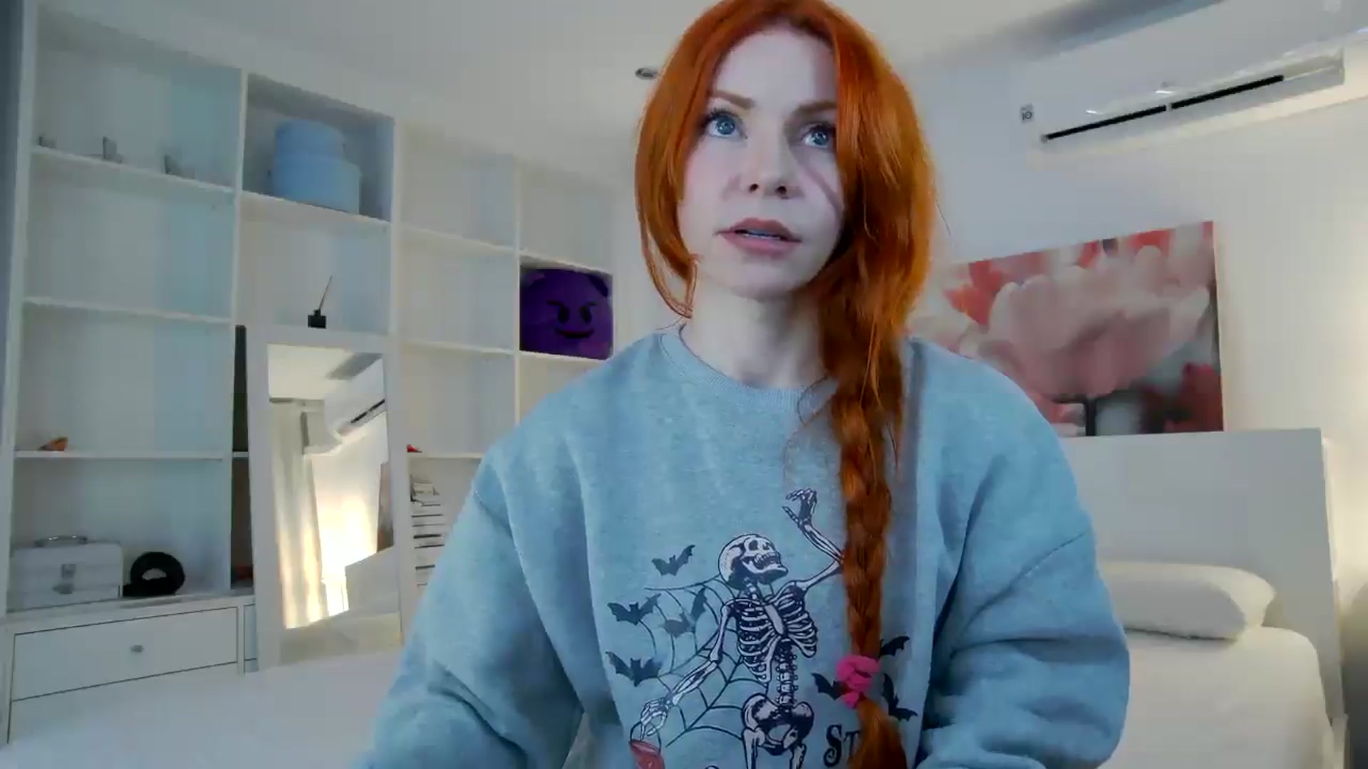 Gallery image thumbnail from TulipWhite's myfreecams stream on, 11/19/2025, 19:44 image 16 of 20