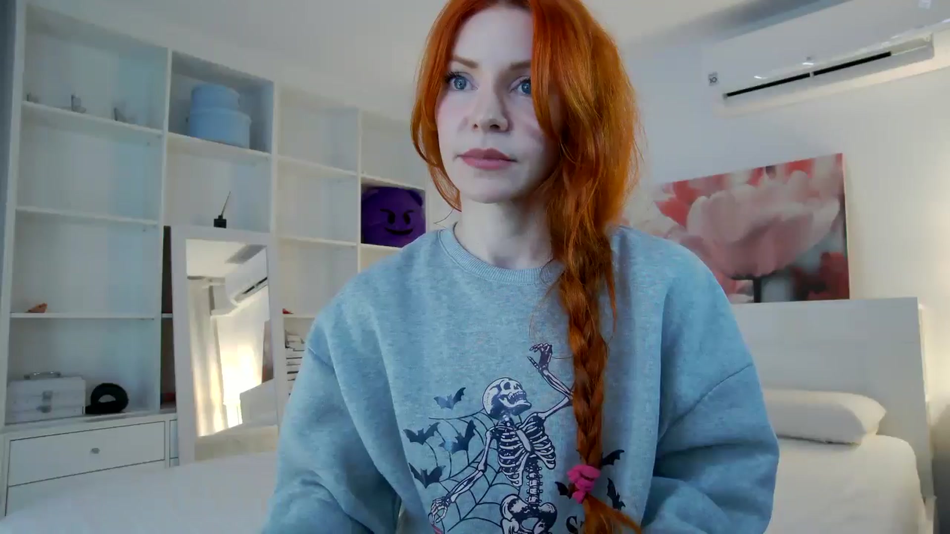 Gallery image thumbnail from TulipWhite's myfreecams stream on, 11/19/2025, 19:44 image 4 of 20