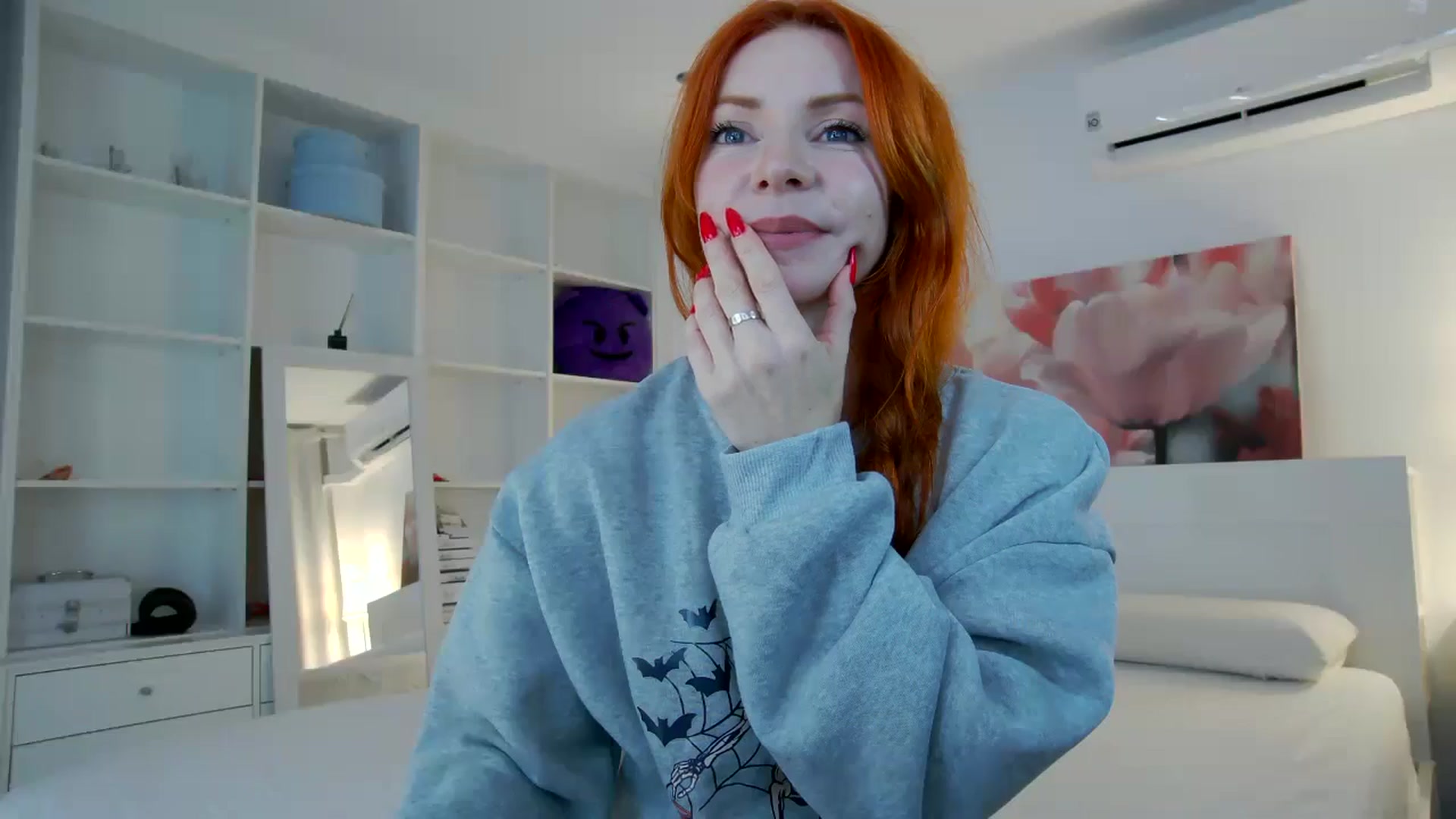 Gallery image thumbnail from TulipWhite's myfreecams stream on, 11/19/2025, 19:44 image 8 of 20