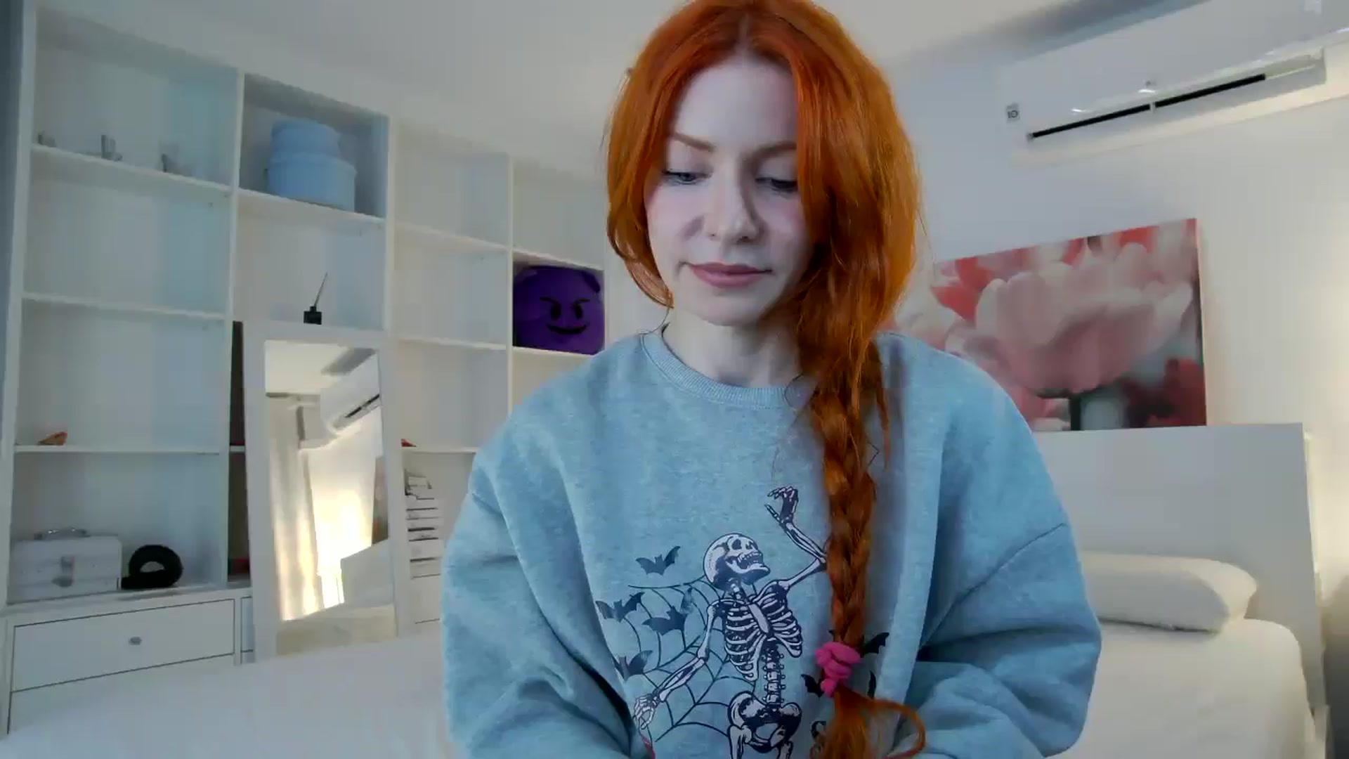 Gallery image thumbnail from TulipWhite's myfreecams stream on, 11/19/2025, 19:44 image 1 of 20