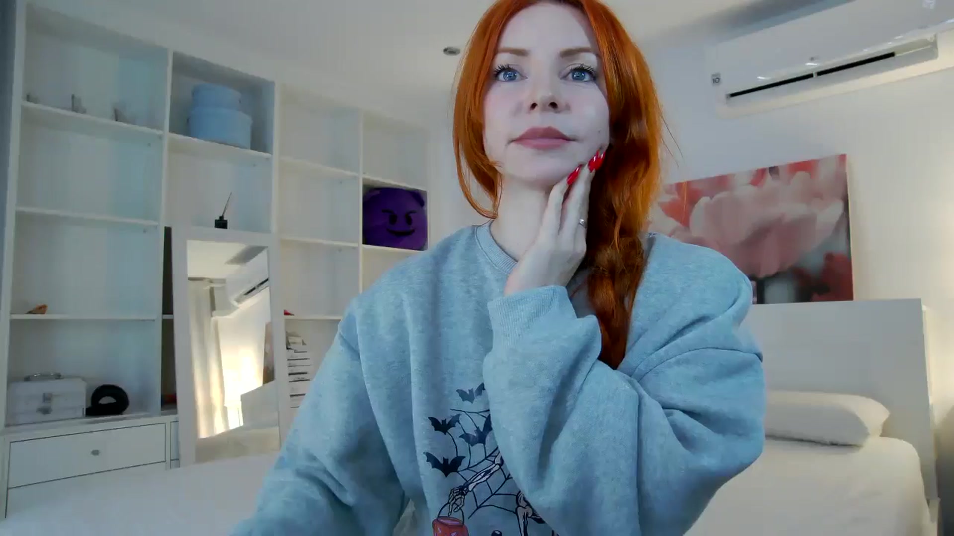 Gallery image thumbnail from TulipWhite's myfreecams stream on, 11/19/2025, 19:44 image 18 of 20