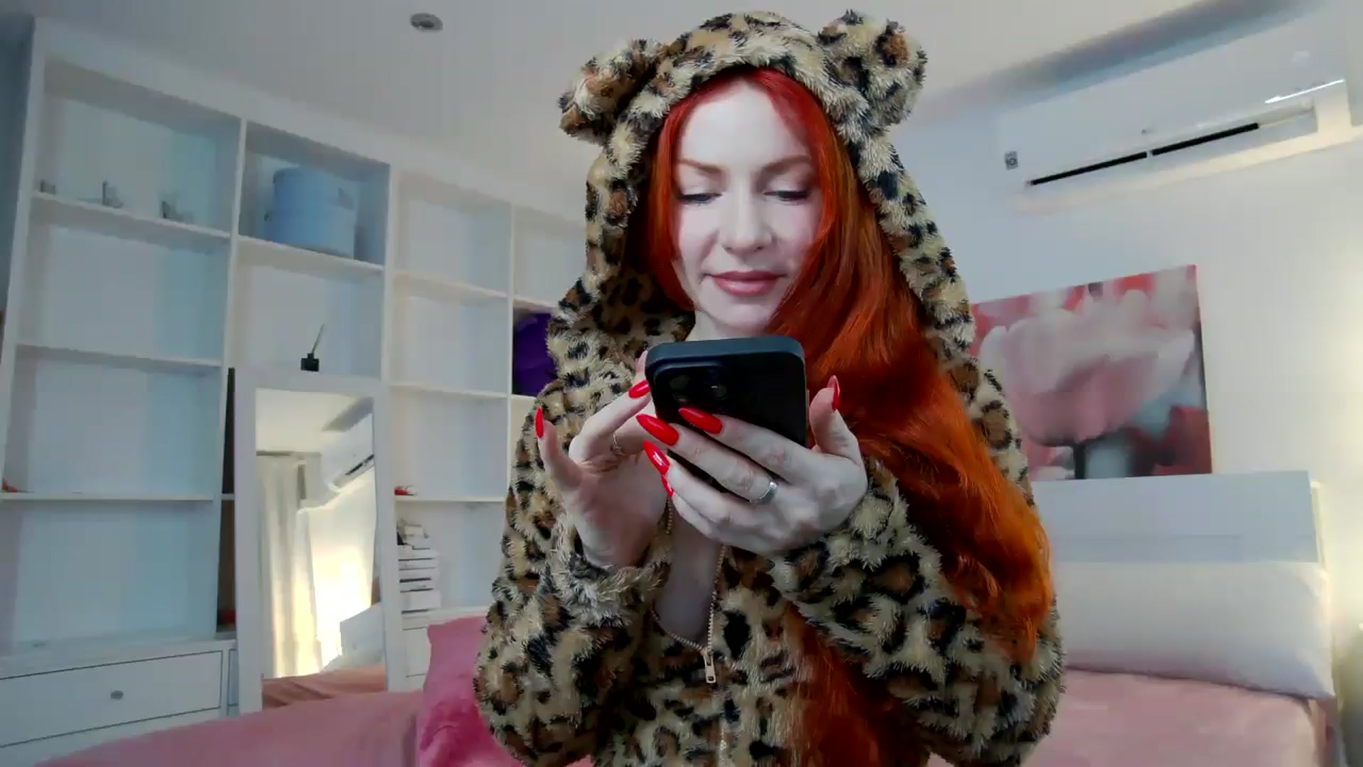 Gallery image thumbnail from TulipWhite's myfreecams stream on, 11/29/2025, 10:51 image 12 of 20