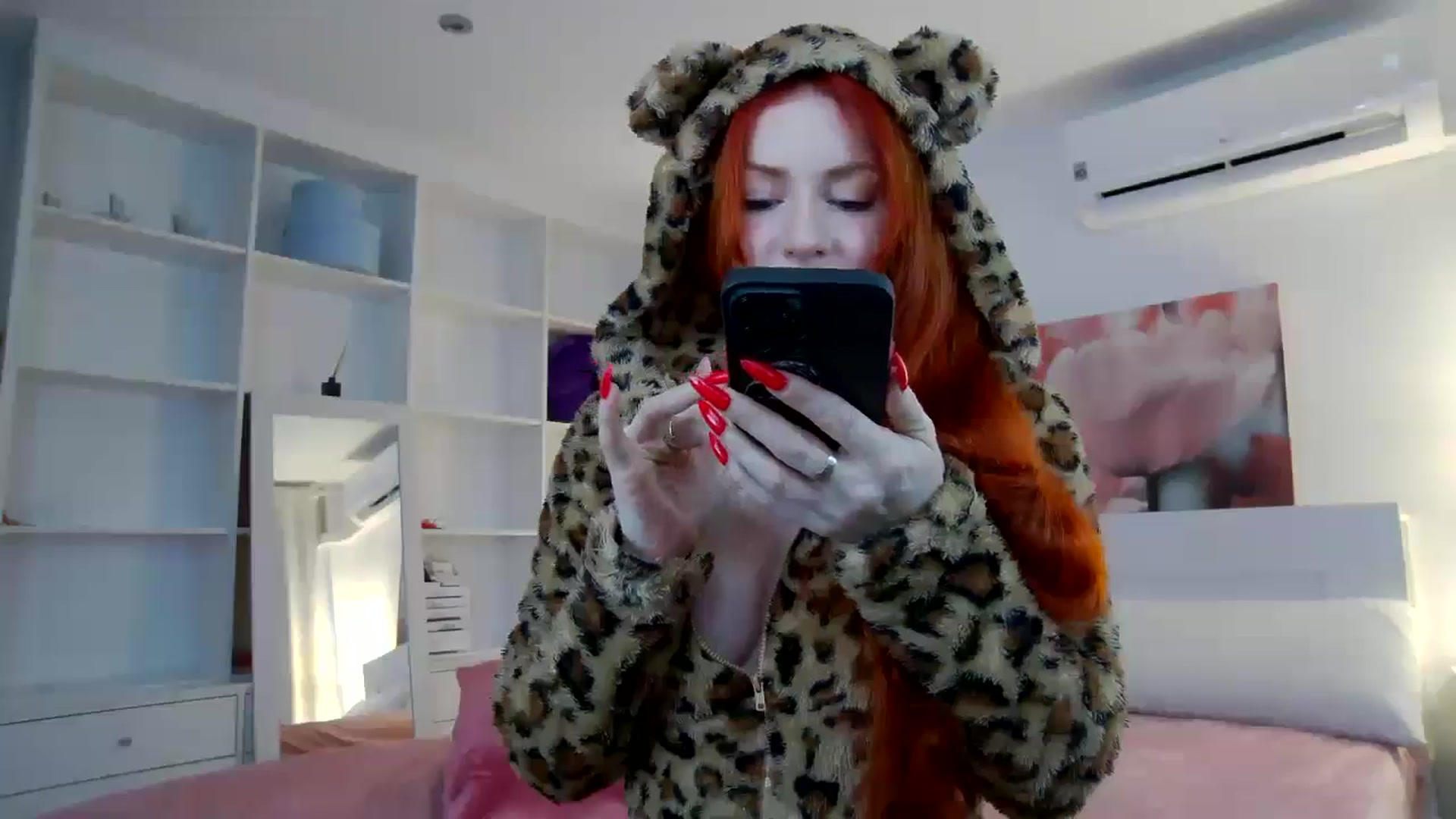 Gallery image thumbnail from TulipWhite's myfreecams stream on, 11/29/2025, 10:51 image 8 of 20