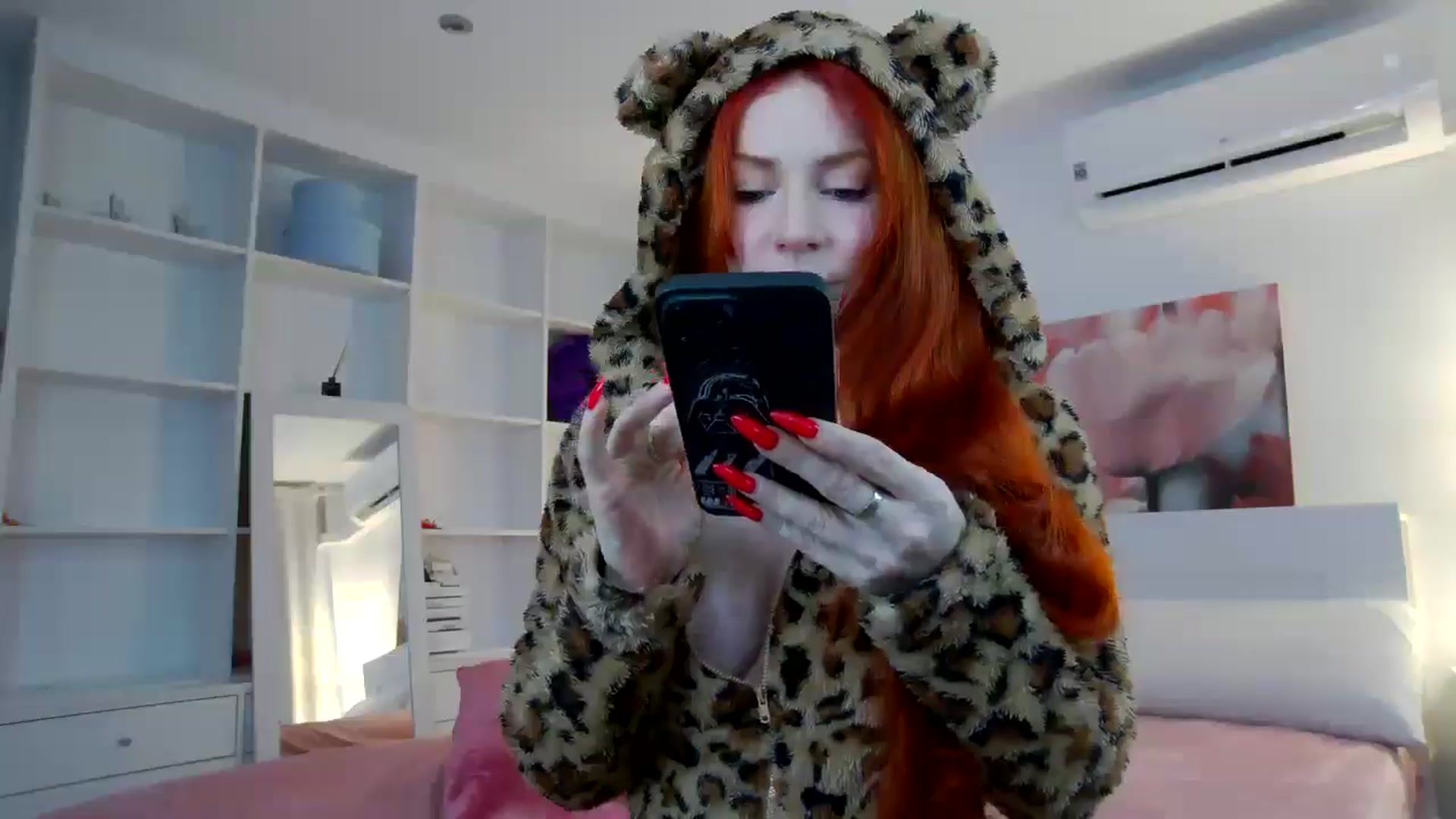 Gallery image thumbnail from TulipWhite's myfreecams stream on, 11/29/2025, 10:51 image 7 of 20