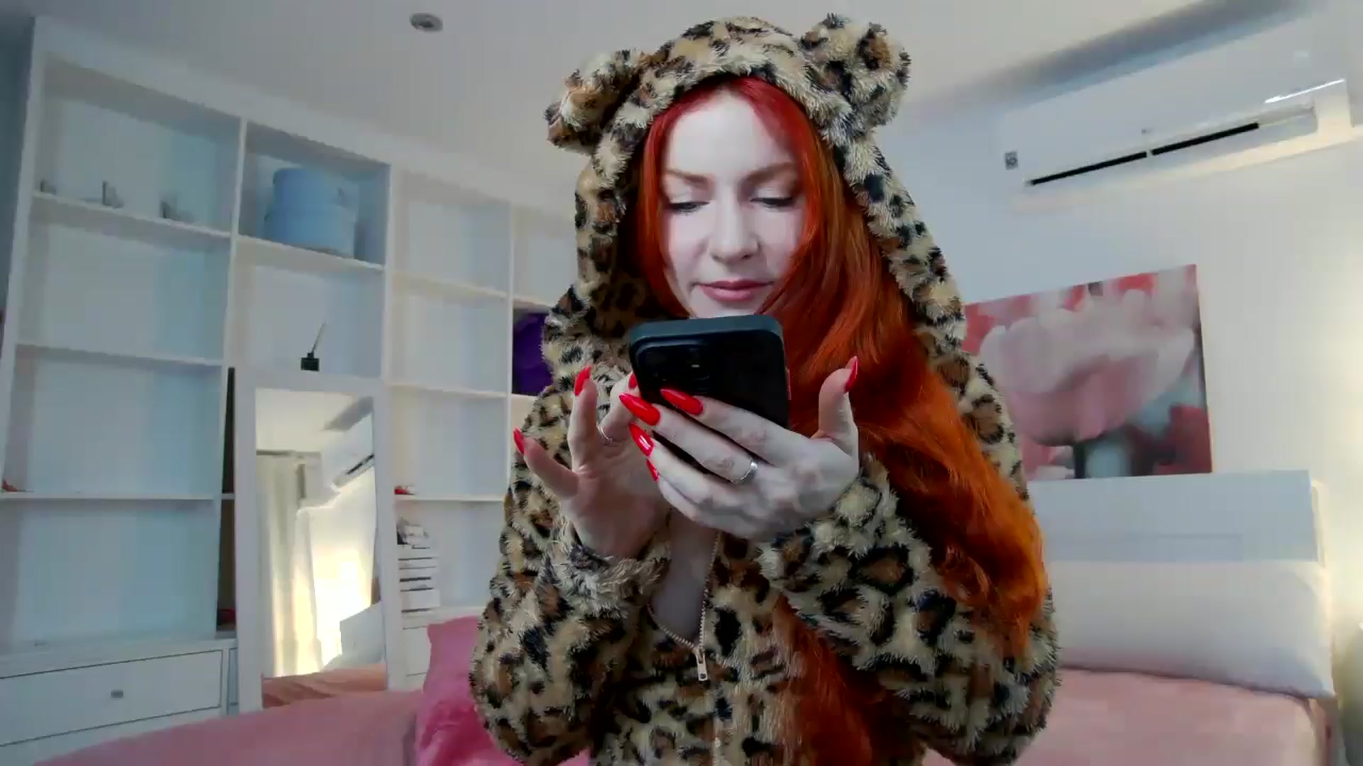 Gallery image thumbnail from TulipWhite's myfreecams stream on, 11/29/2025, 10:51 image 13 of 20