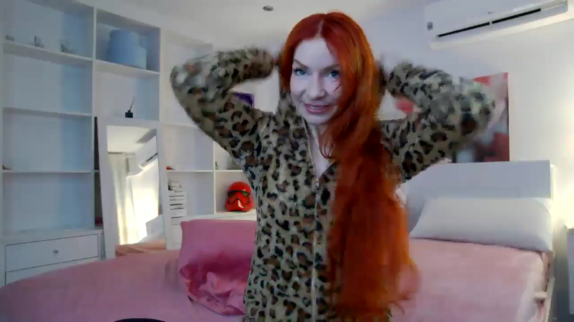 Gallery image thumbnail from TulipWhite's myfreecams stream on, 11/29/2025, 12:11 image 3 of 20