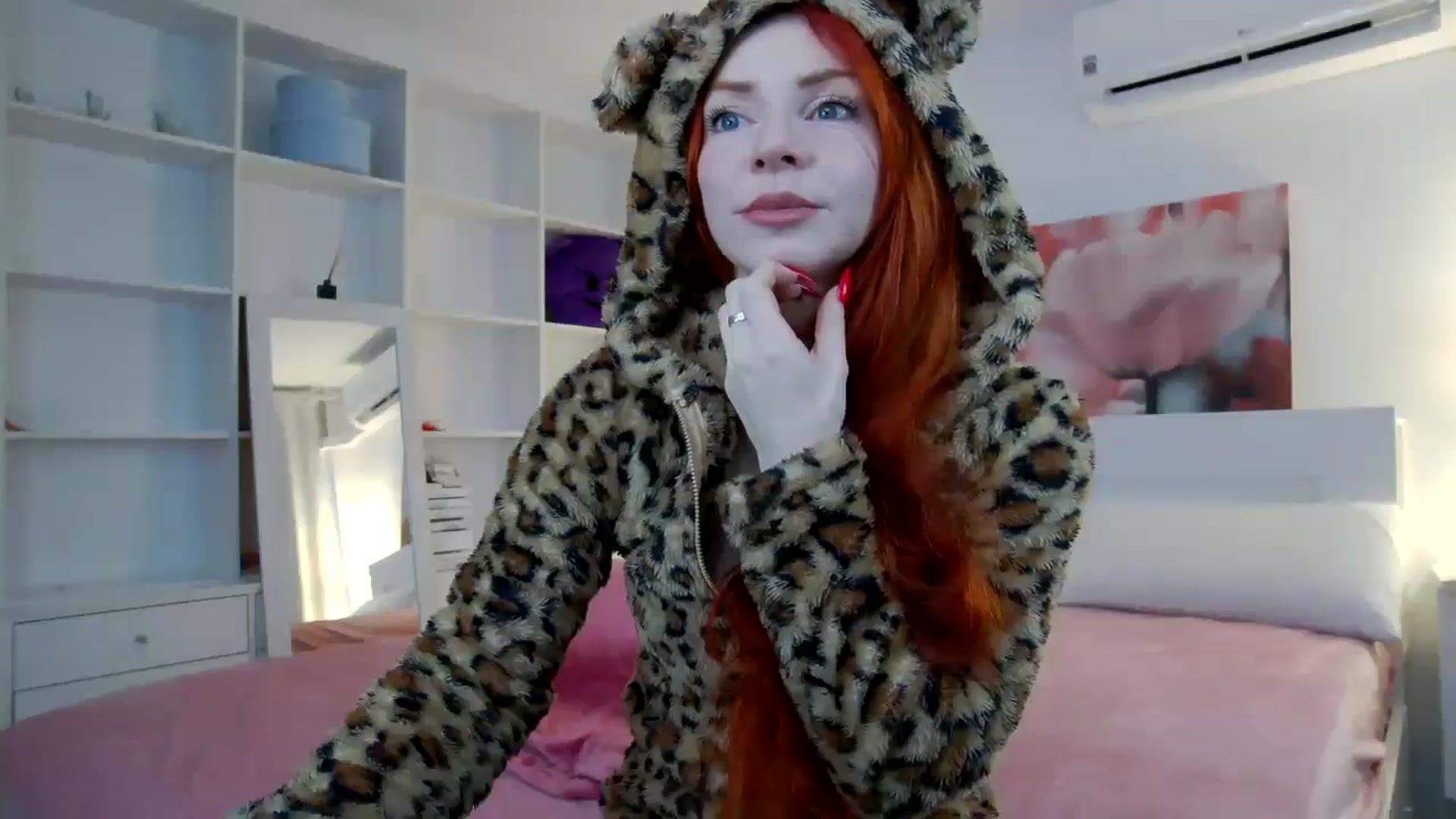 Gallery image thumbnail from TulipWhite's myfreecams stream on, 11/29/2025, 12:11 image 8 of 20