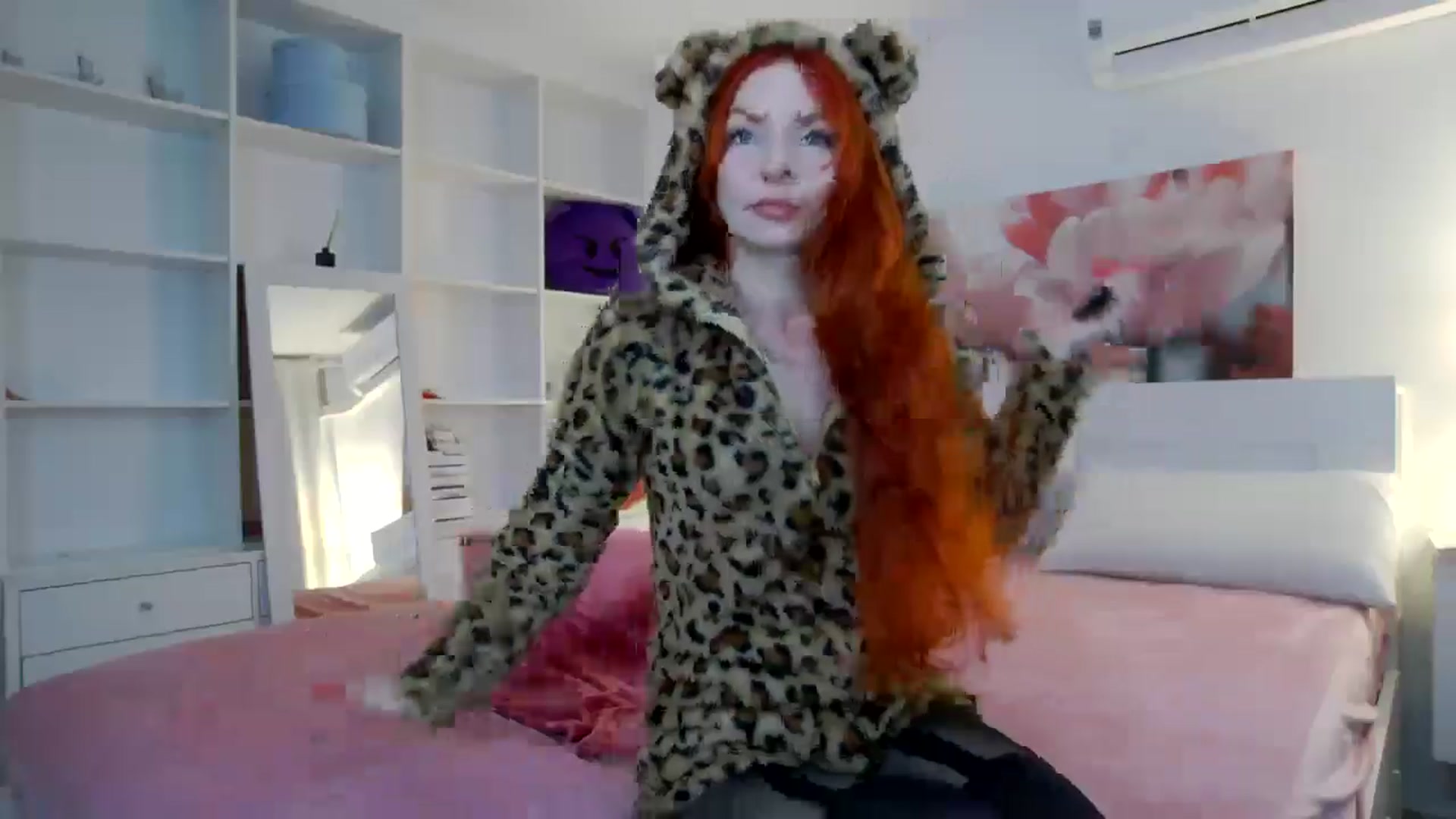 Gallery image thumbnail from TulipWhite's myfreecams stream on, 11/29/2025, 12:11 image 10 of 20