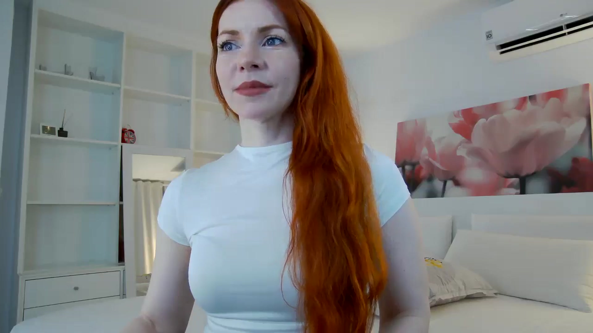 Gallery image thumbnail from TulipWhite's myfreecams stream on, 04/11/2026, 19:06 image 3 of 20