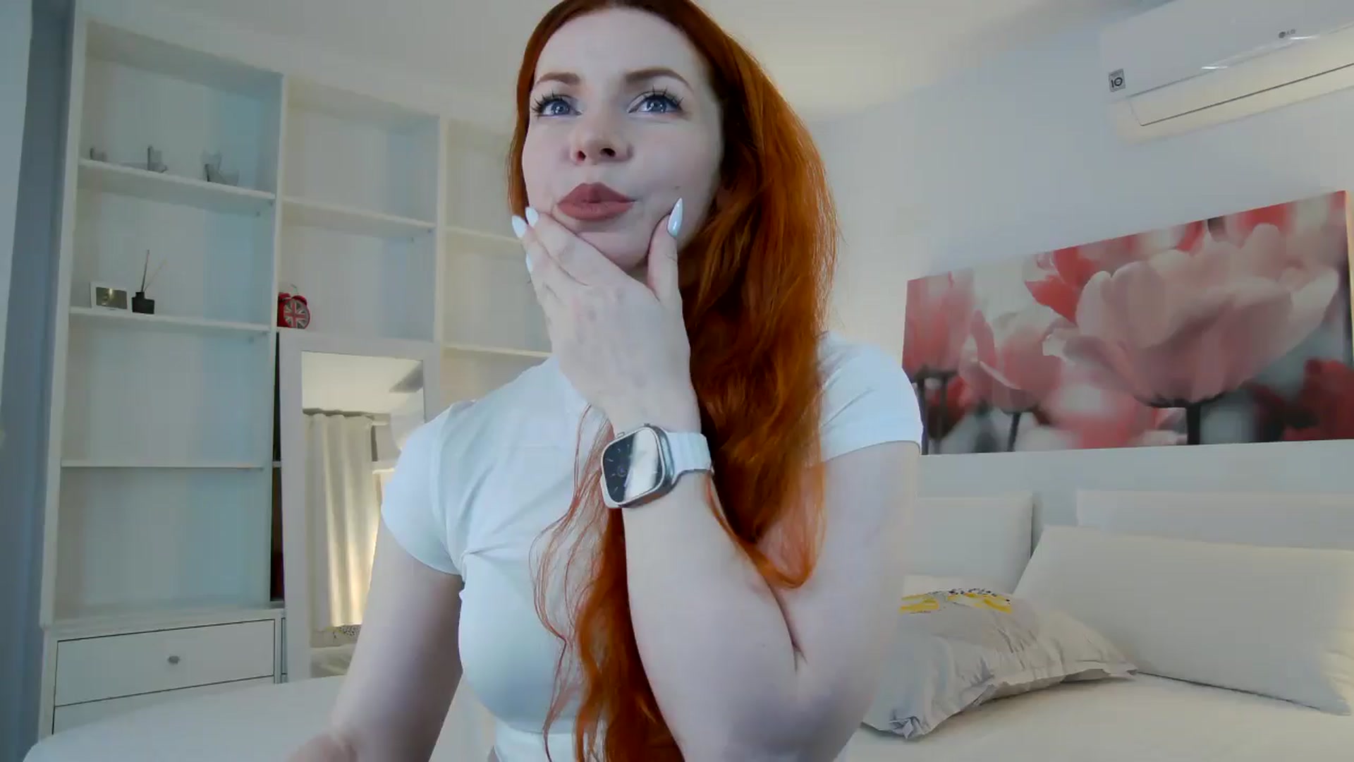 Gallery image thumbnail from TulipWhite's myfreecams stream on, 04/11/2026, 19:06 image 9 of 20