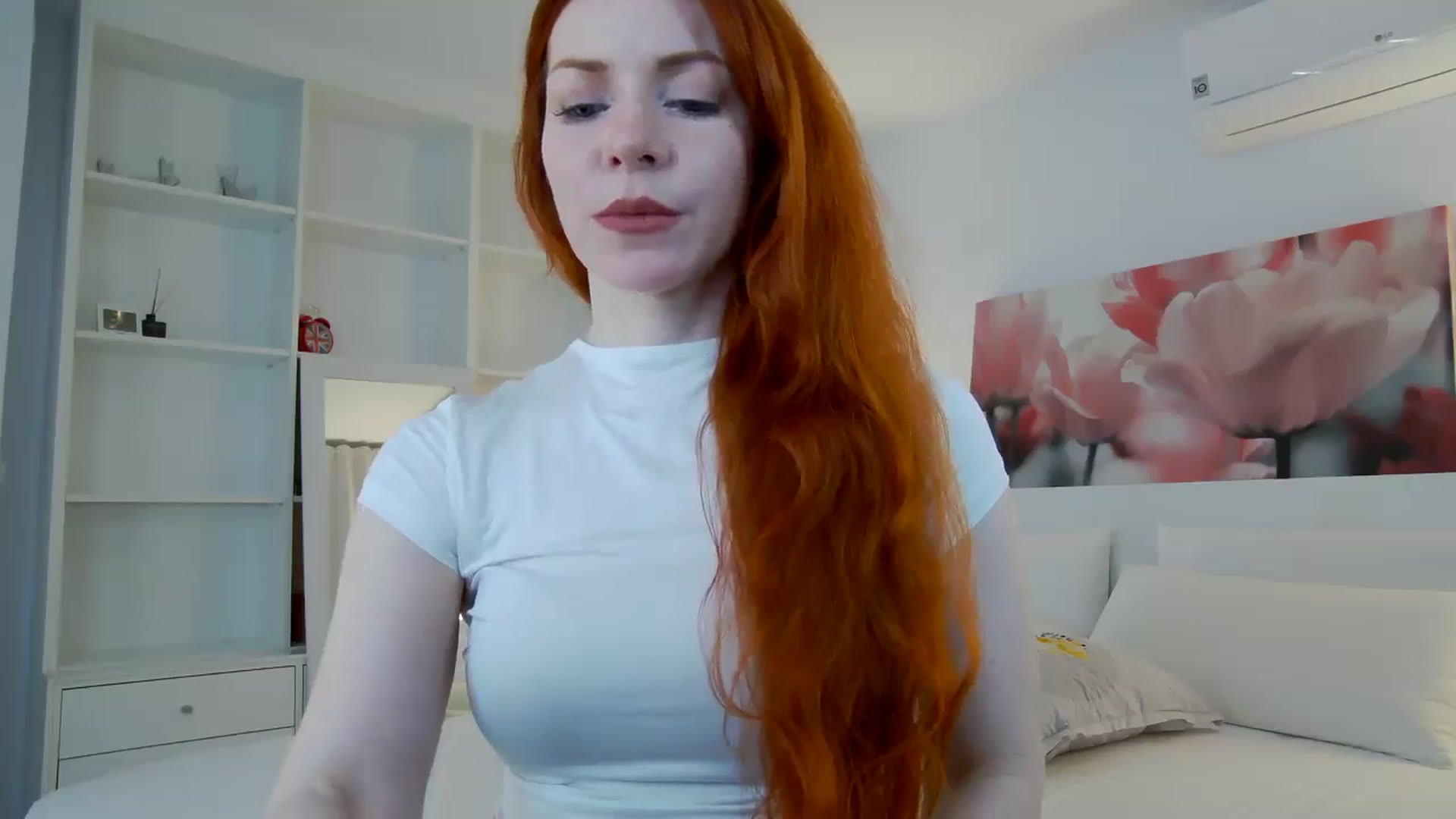 Gallery image thumbnail from TulipWhite's myfreecams stream on, 04/11/2026, 19:06 image 4 of 20