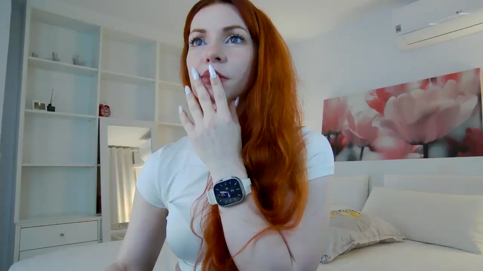 Gallery image thumbnail from TulipWhite's myfreecams stream on, 04/11/2026, 19:06 image 19 of 20