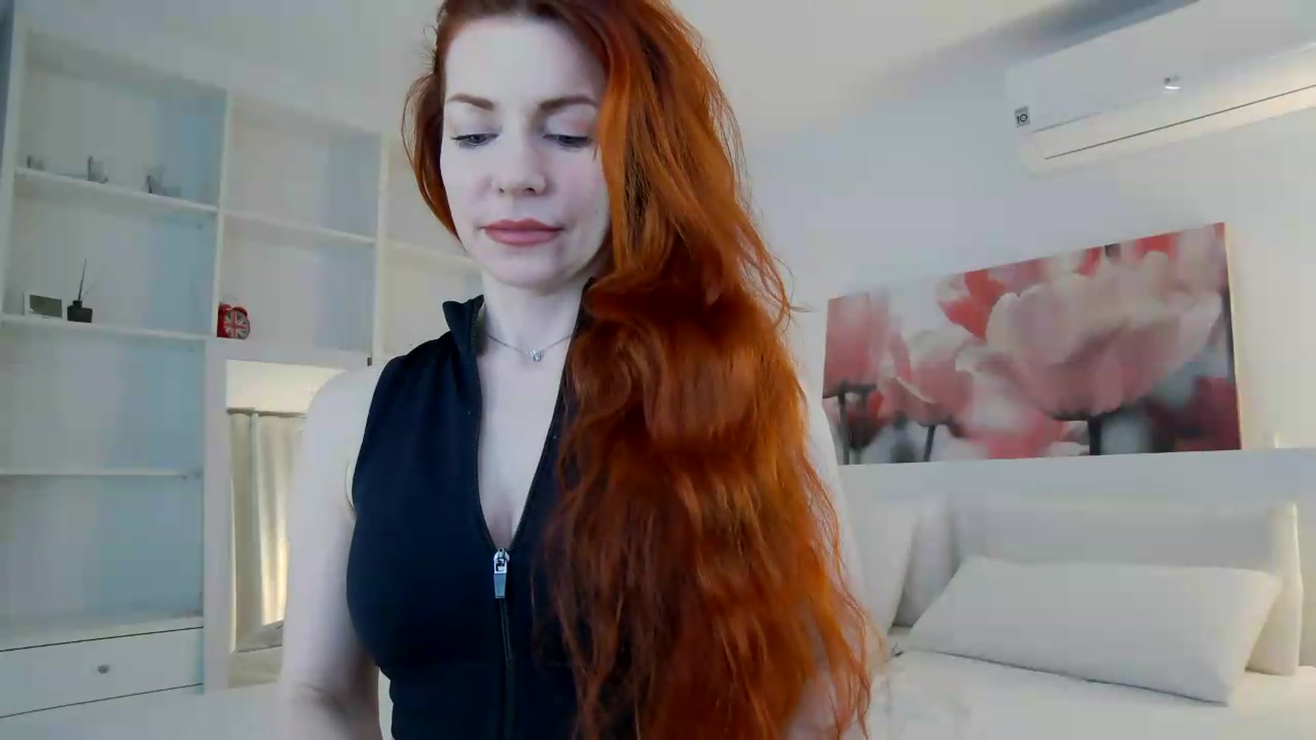 Gallery image thumbnail from TulipWhite's myfreecams stream on, 05/18/2026, 22:39 image 18 of 20