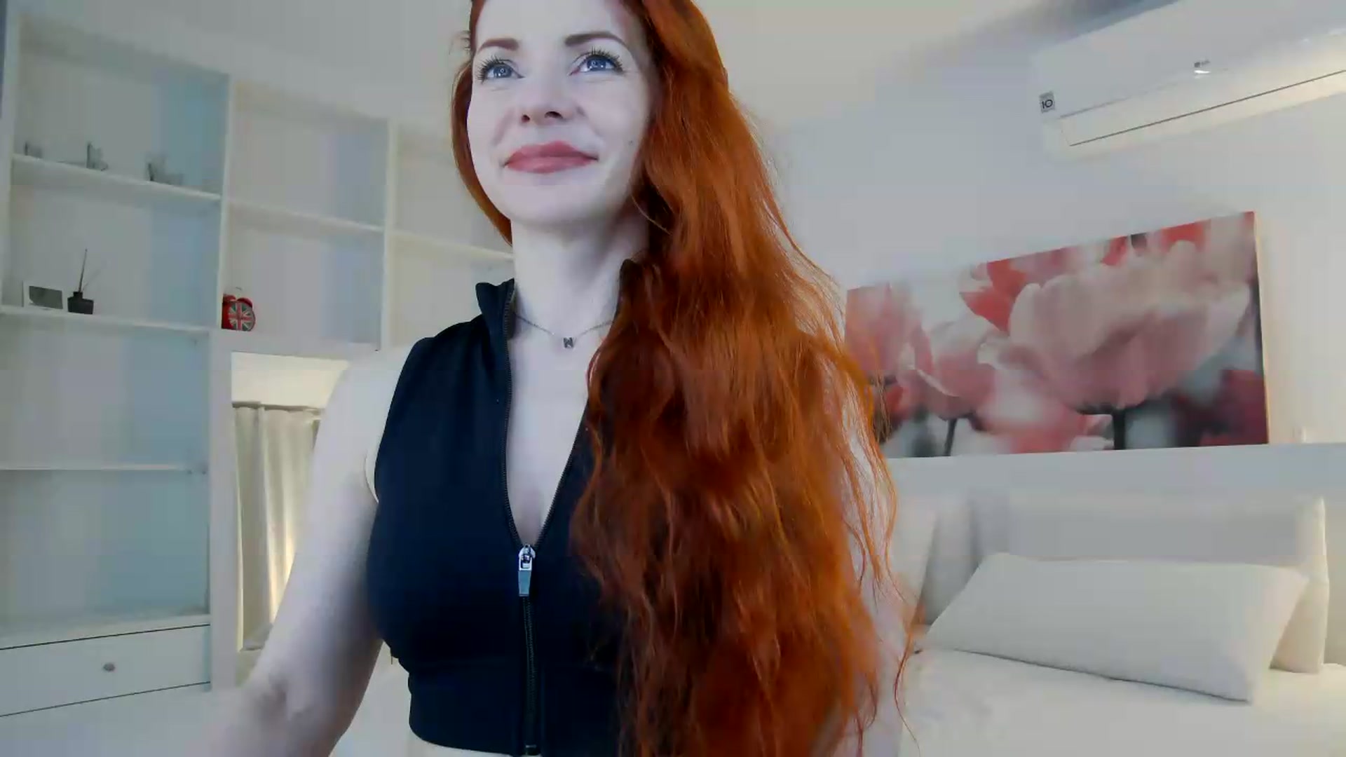 Gallery image thumbnail from TulipWhite's myfreecams stream on, 05/18/2026, 22:39 image 8 of 20