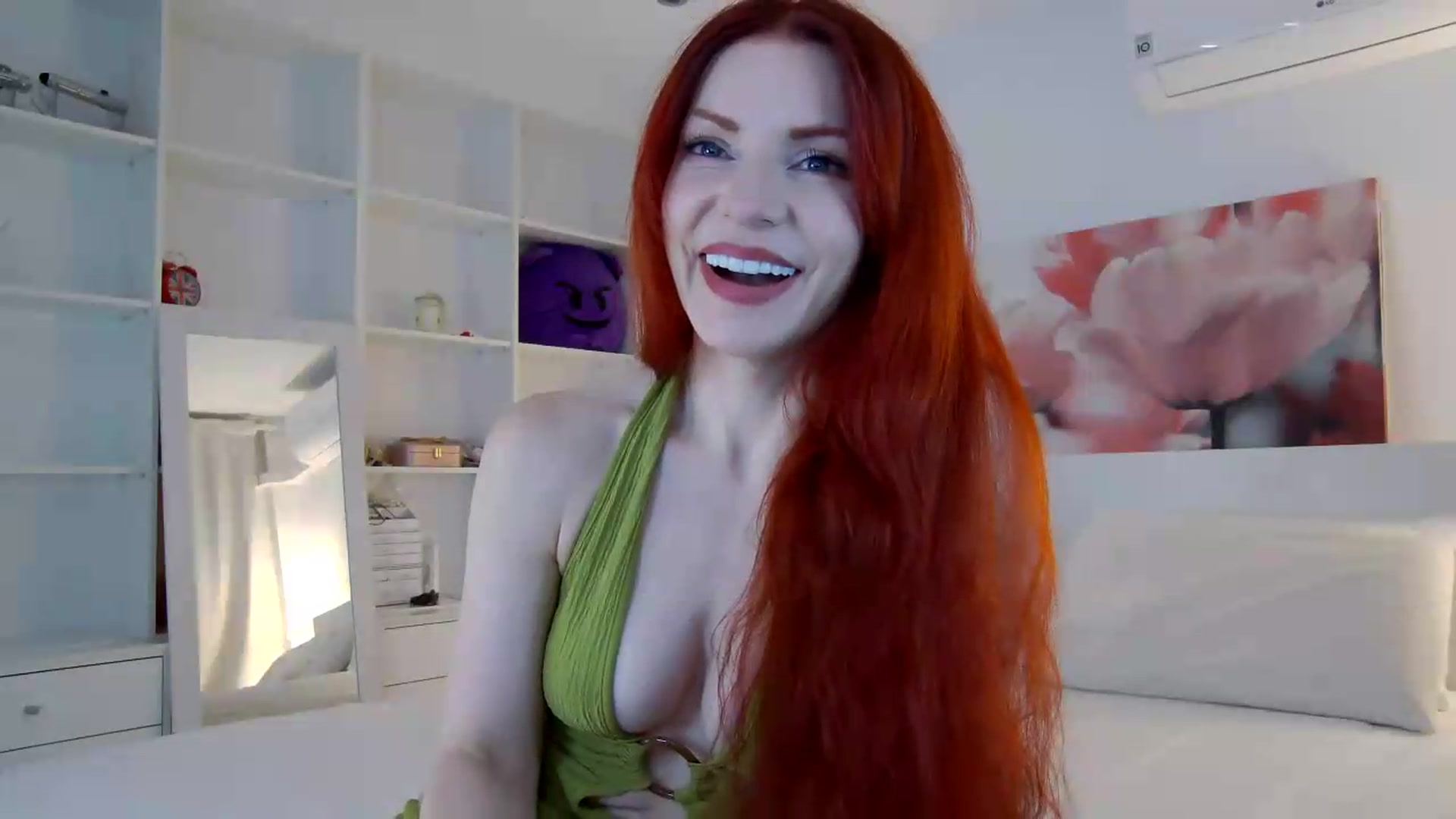 Gallery image thumbnail from TulipWhite's myfreecams stream on, 07/05/2026, 19:45 image 19 of 20