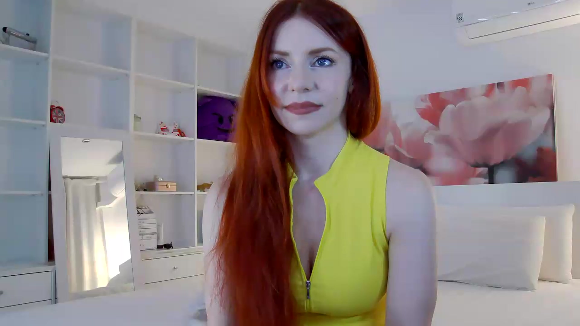 Gallery image thumbnail from TulipWhite's myfreecams stream on, 07/11/2026, 18:40 image 17 of 20