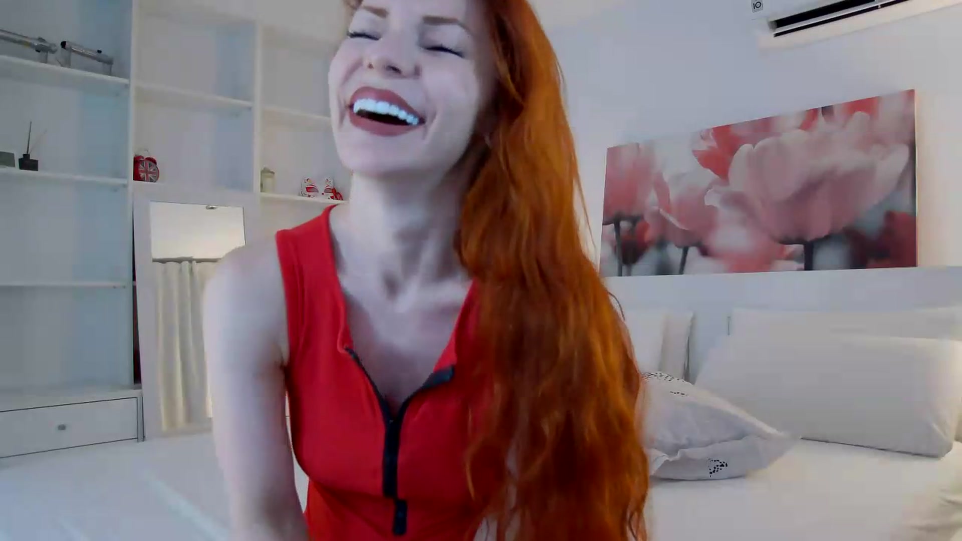 Gallery image thumbnail from TulipWhite's myfreecams stream on, 07/21/2026, 21:21 image 13 of 20