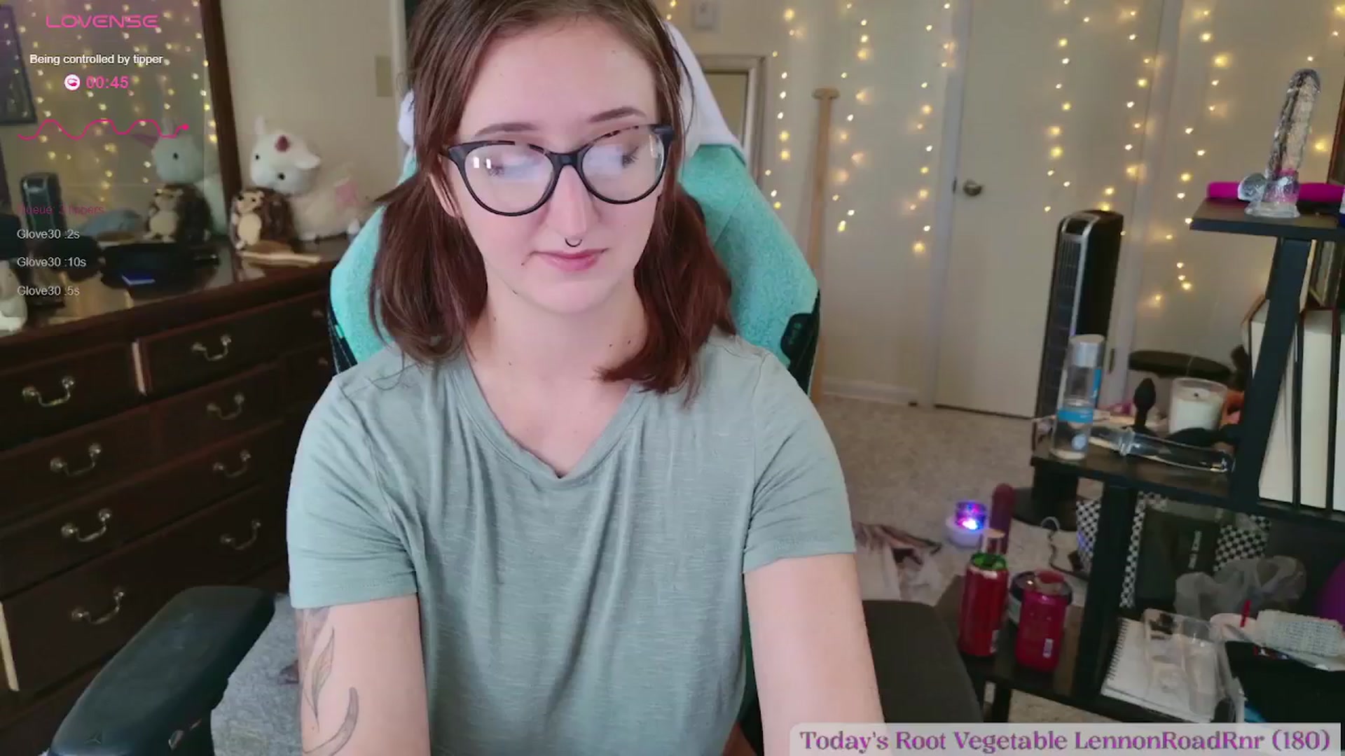 Gallery image thumbnail from Turnip's myfreecams stream on, 07/27/2024, 19:43 image 10 of 20