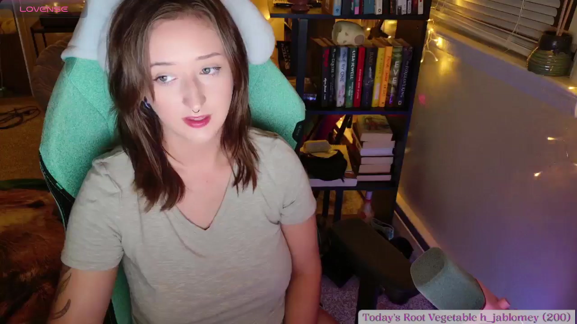 Gallery image thumbnail from Turnip's myfreecams stream on, 08/20/2024, 02:24 image 4 of 20
