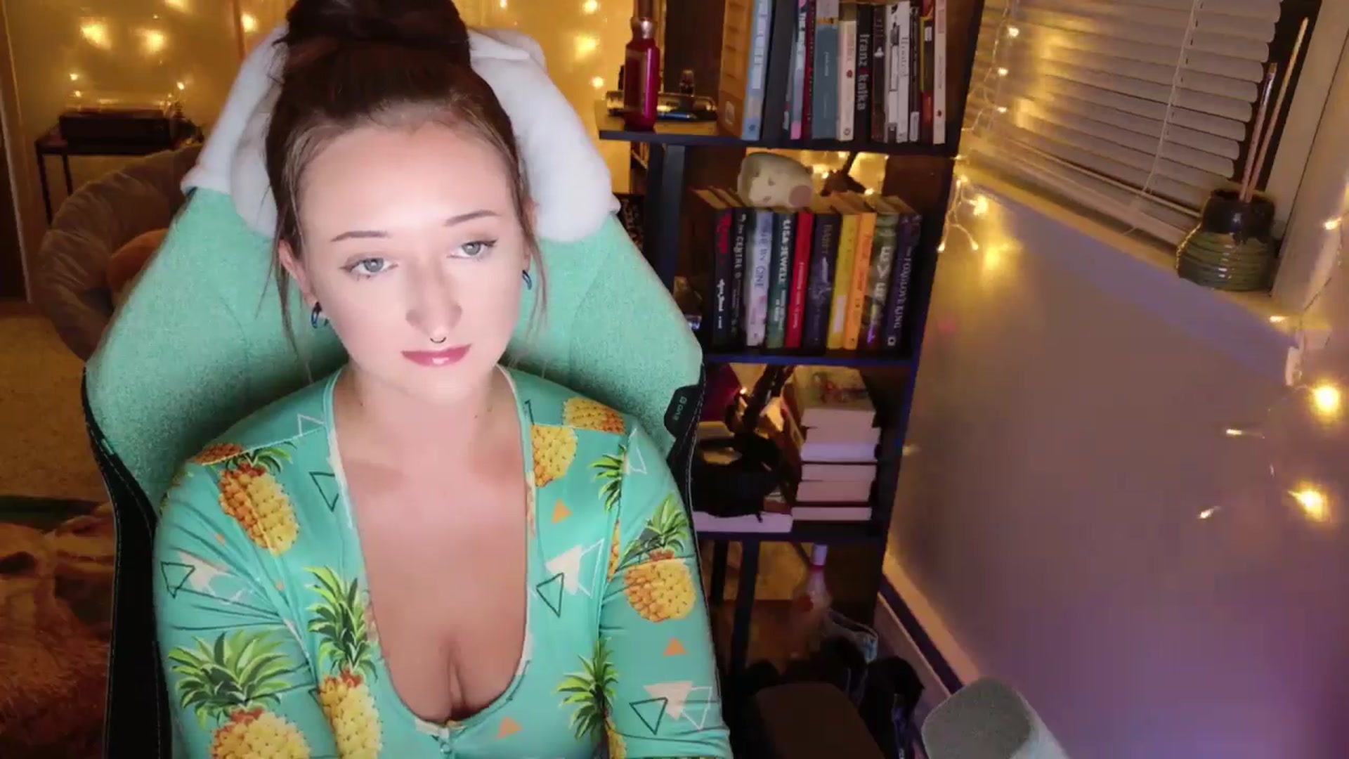 Gallery image thumbnail from Turnip's myfreecams stream on, 08/22/2024, 03:54 image 6 of 20