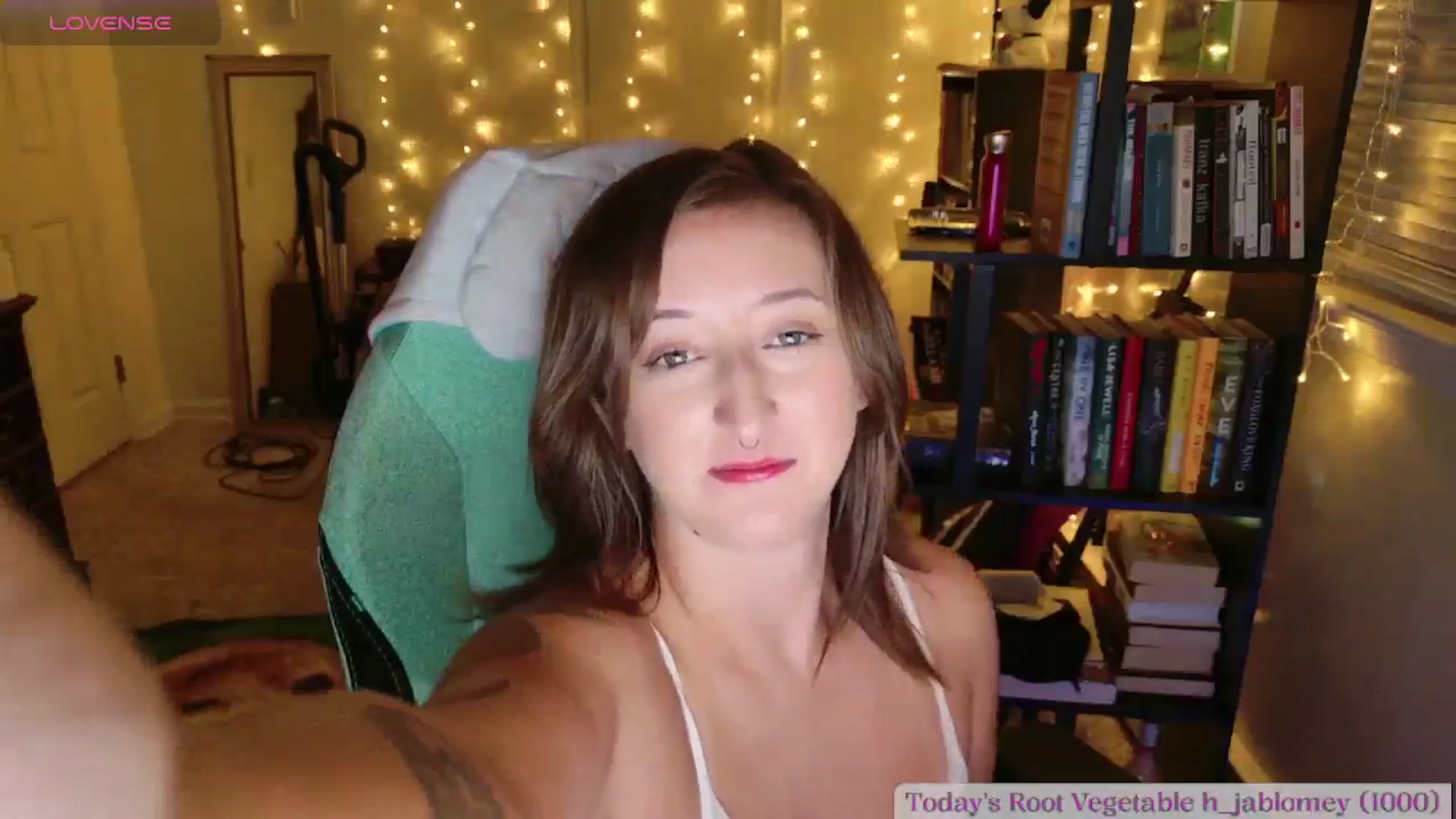 Gallery image thumbnail from Turnip's myfreecams stream on, 08/25/2024, 02:41 image 14 of 20