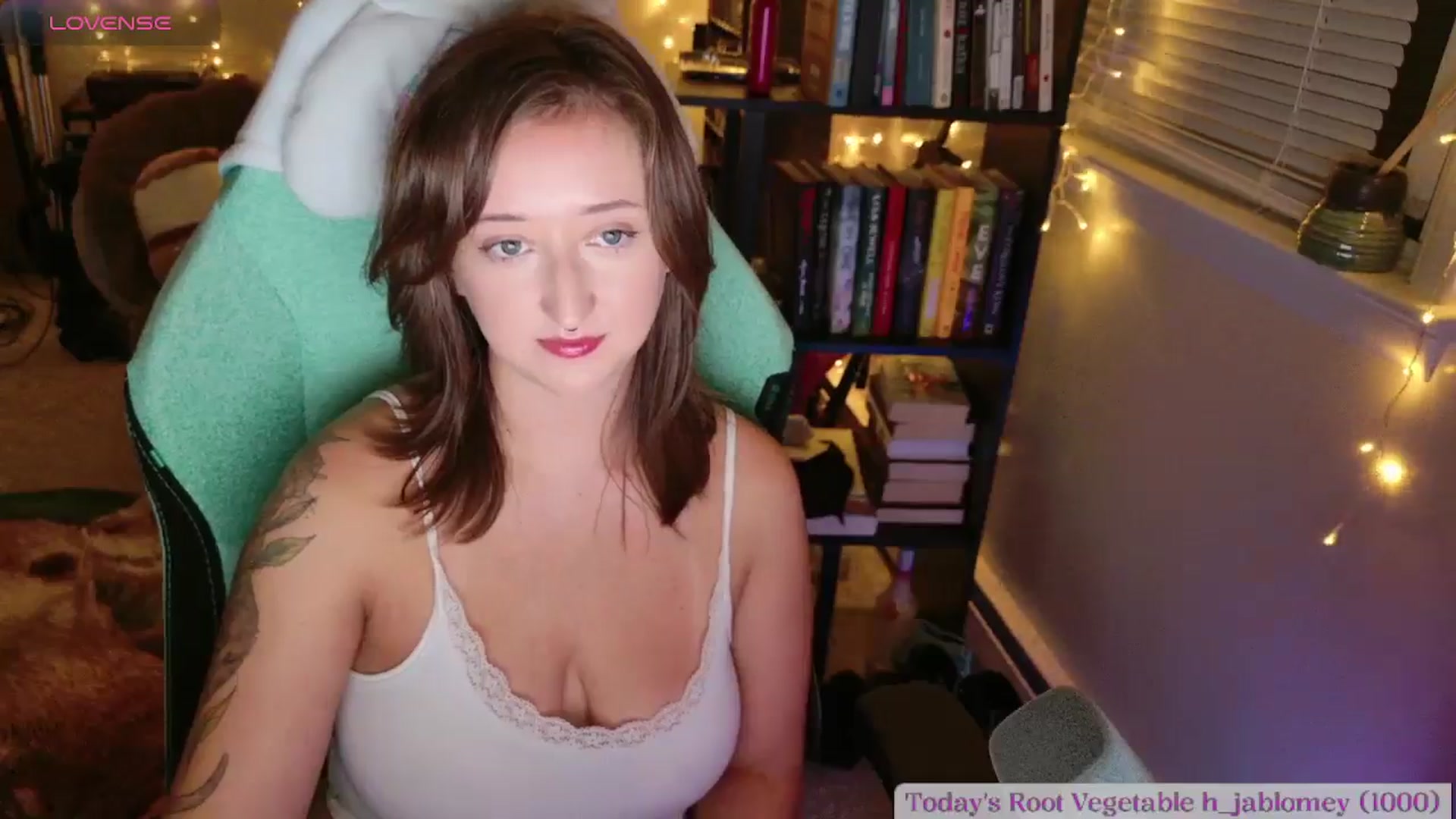 Gallery image thumbnail from Turnip's myfreecams stream on, 08/25/2024, 02:41 image 5 of 20