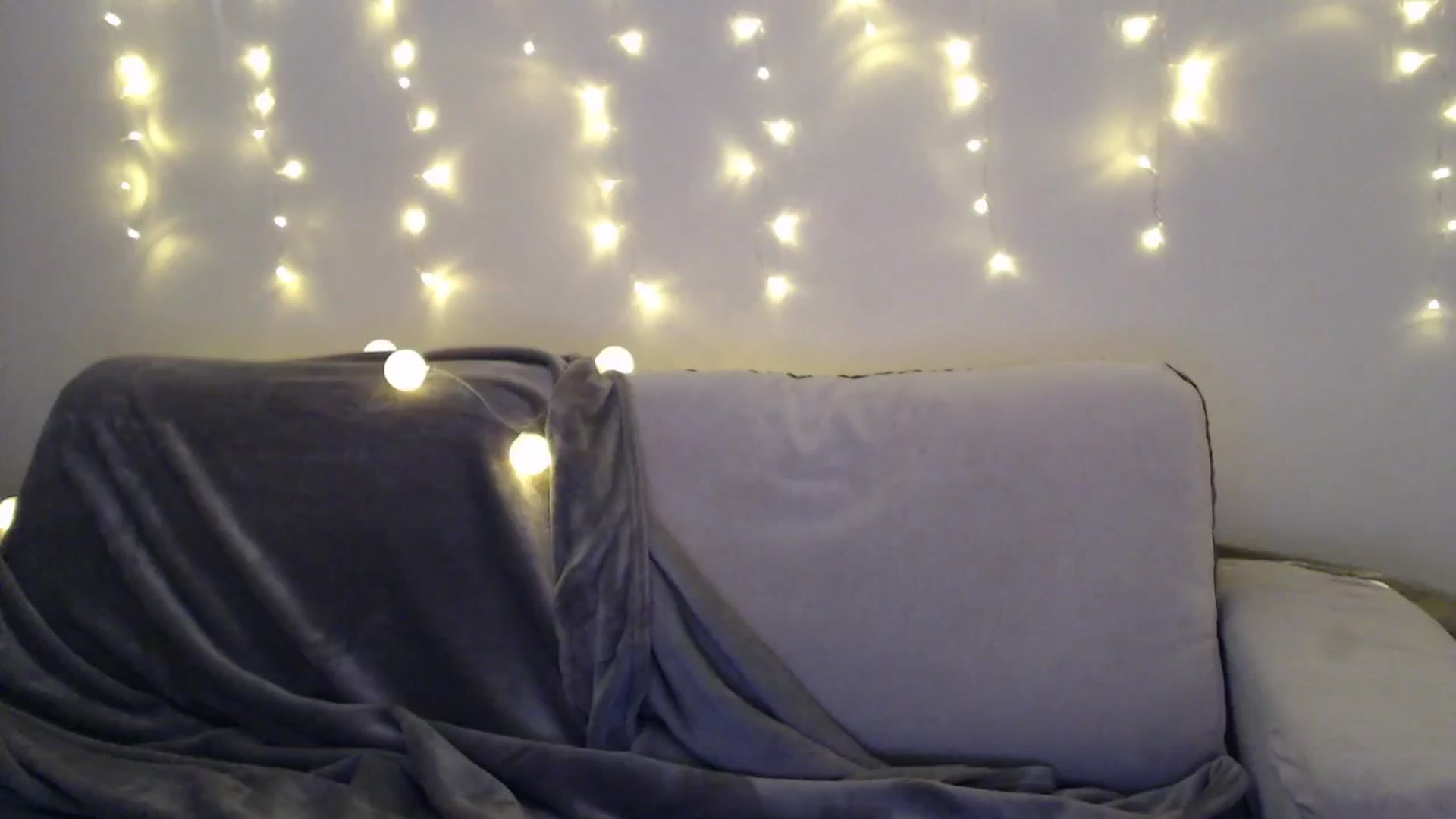 Gallery image thumbnail from Tutti_Frutt1's myfreecams stream on, 03/18/2024, 09:05 image 12 of 20