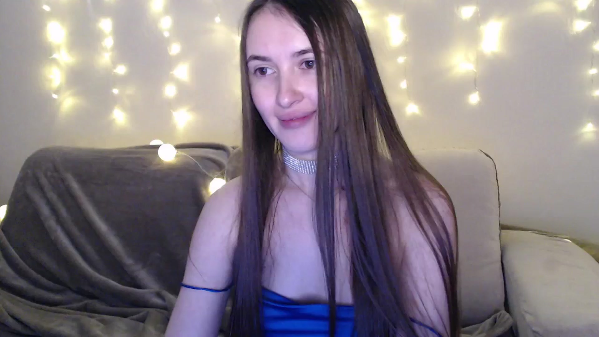 Gallery image thumbnail from Tutti_Frutt1's myfreecams stream on, 03/18/2024, 09:05 image 3 of 20